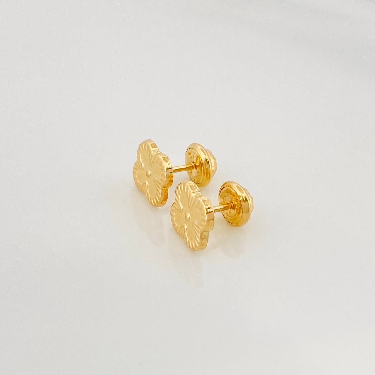 Topos Trebol 0.8 g / 7.1 mm Oro Amarillo 18K