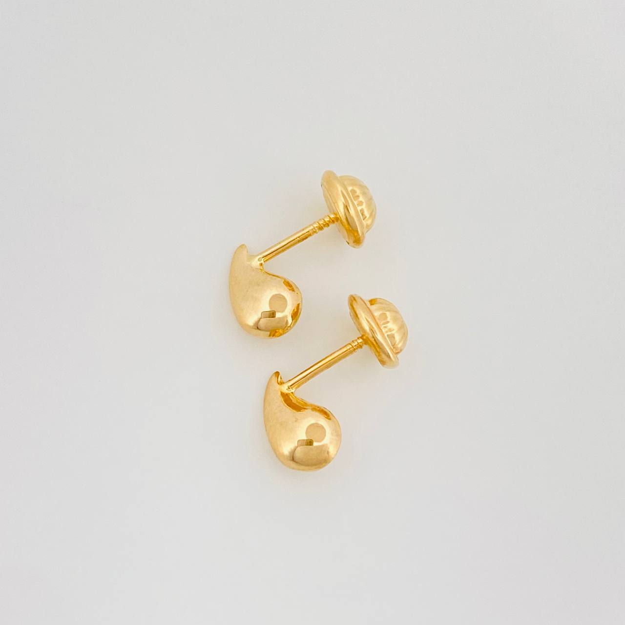 Topos Lágrima 0.6 g / 3 mm Oro Amarillo 18K