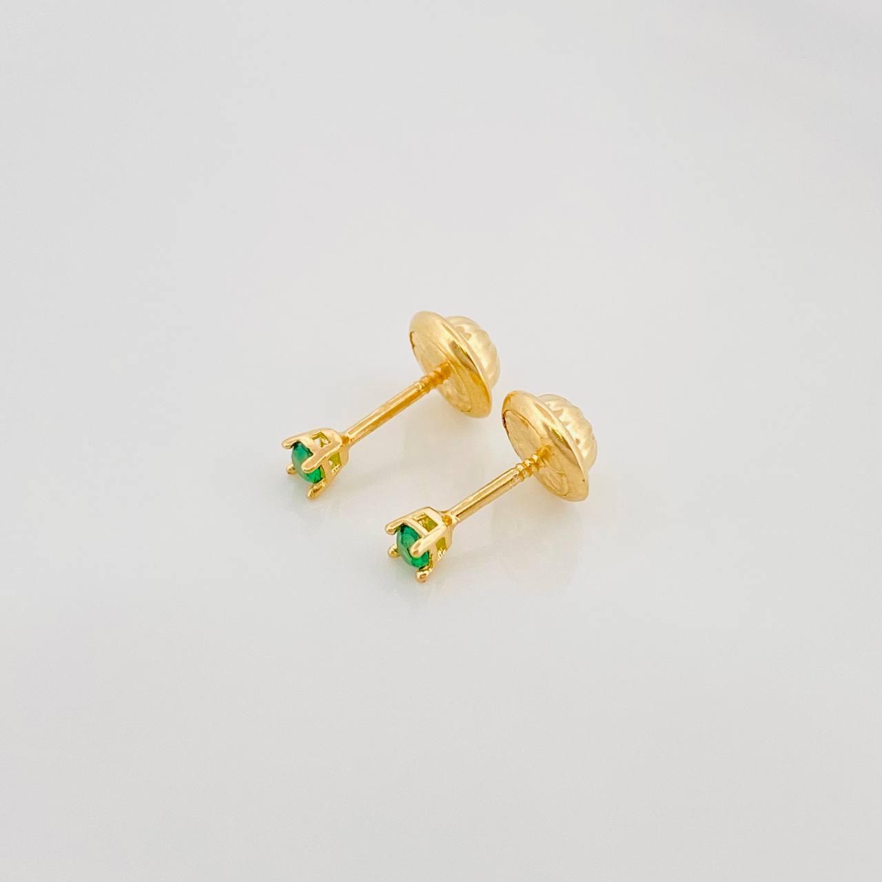Topos Cuatro Garras 0.5 g / 2.2 mm Oro Amarillo 18K