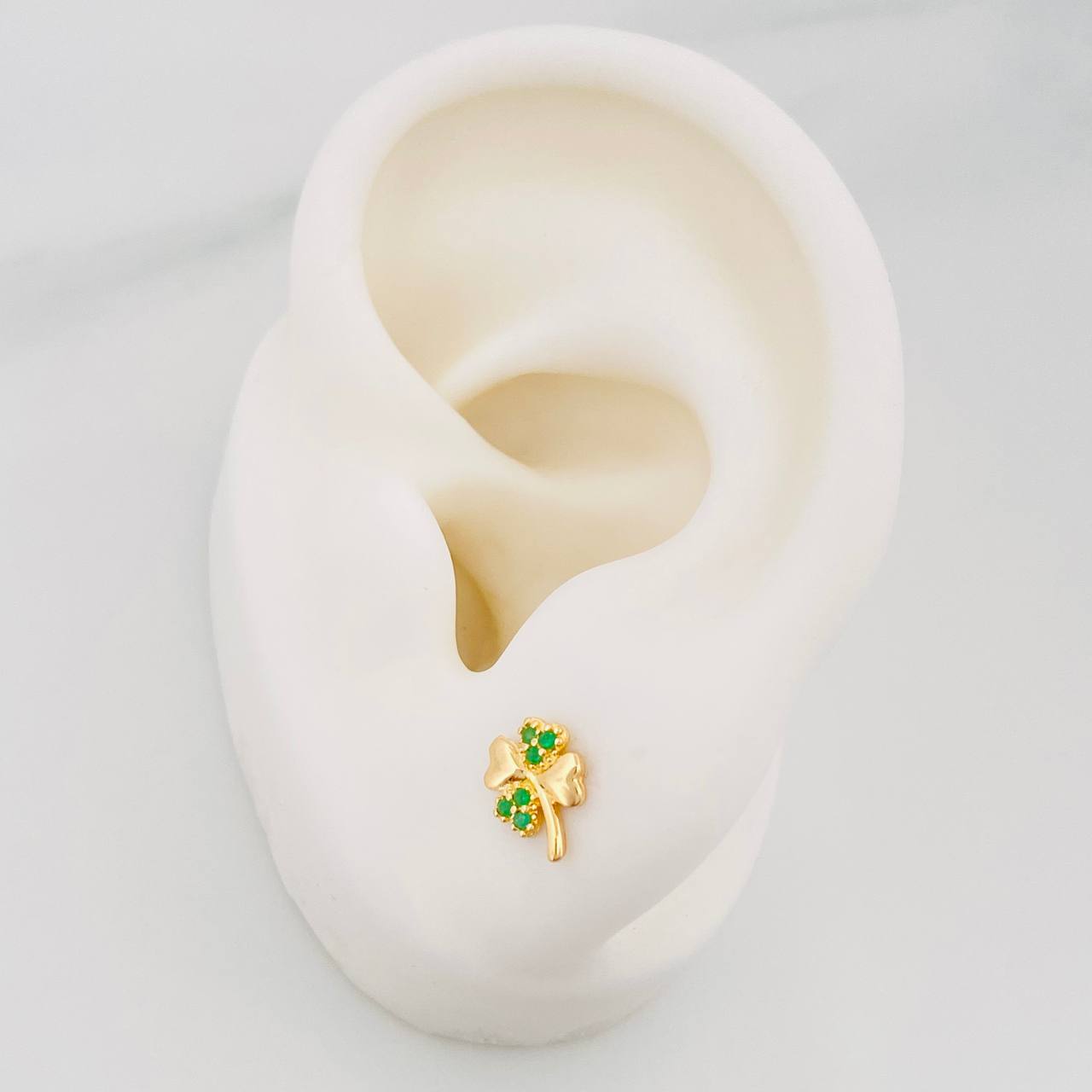 Topos Trebol Cuatro Hojas 1 g / 6.5 mm Oro Amarillo 18K