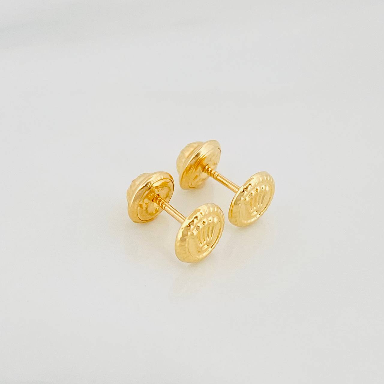 Topos Corona 0.65 g / 5.9 mm Oro Amarillo 18K
