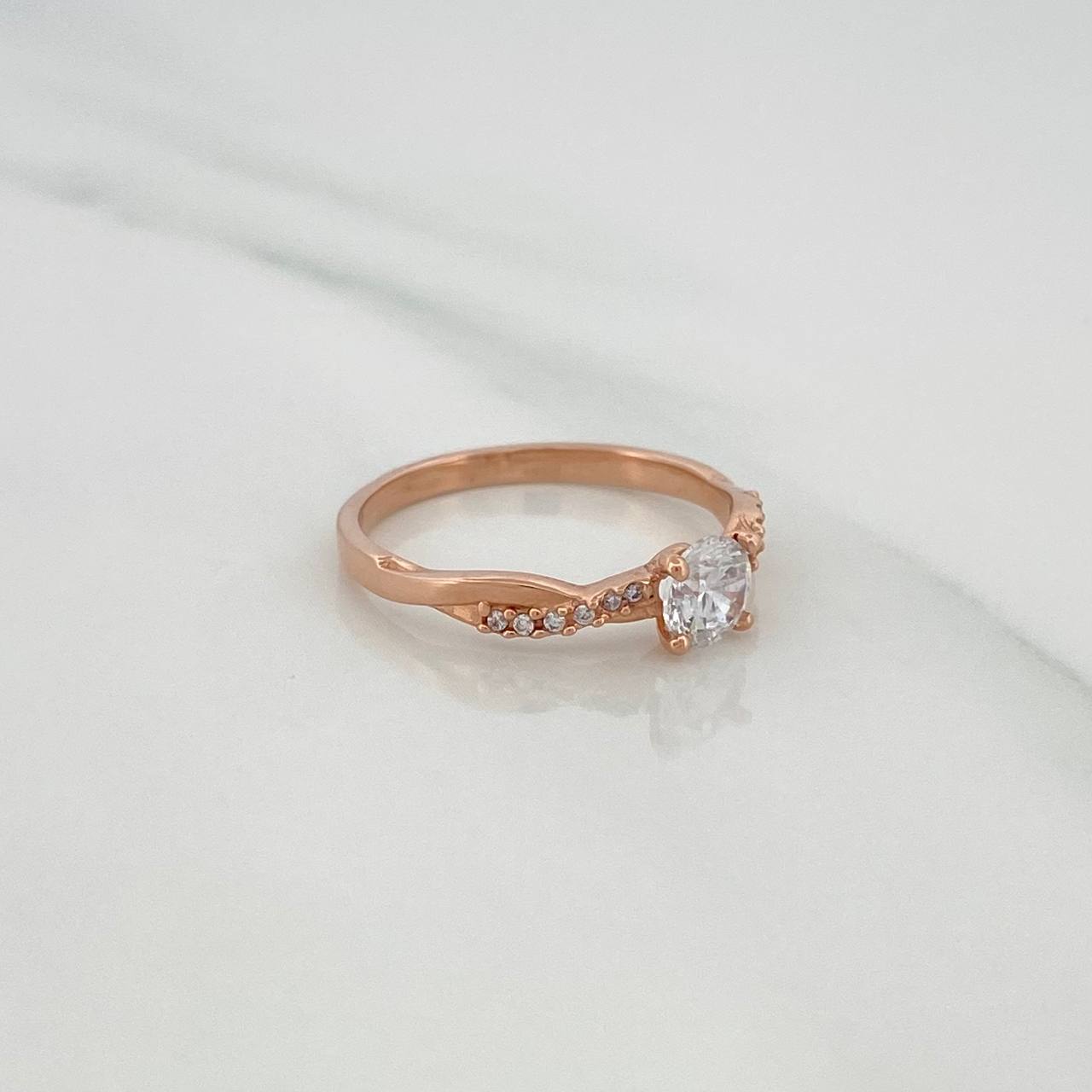 Anillo Solitario Líneas Cruzadas 1.95gr / T6 1/4 / Oro Rosa 18K &