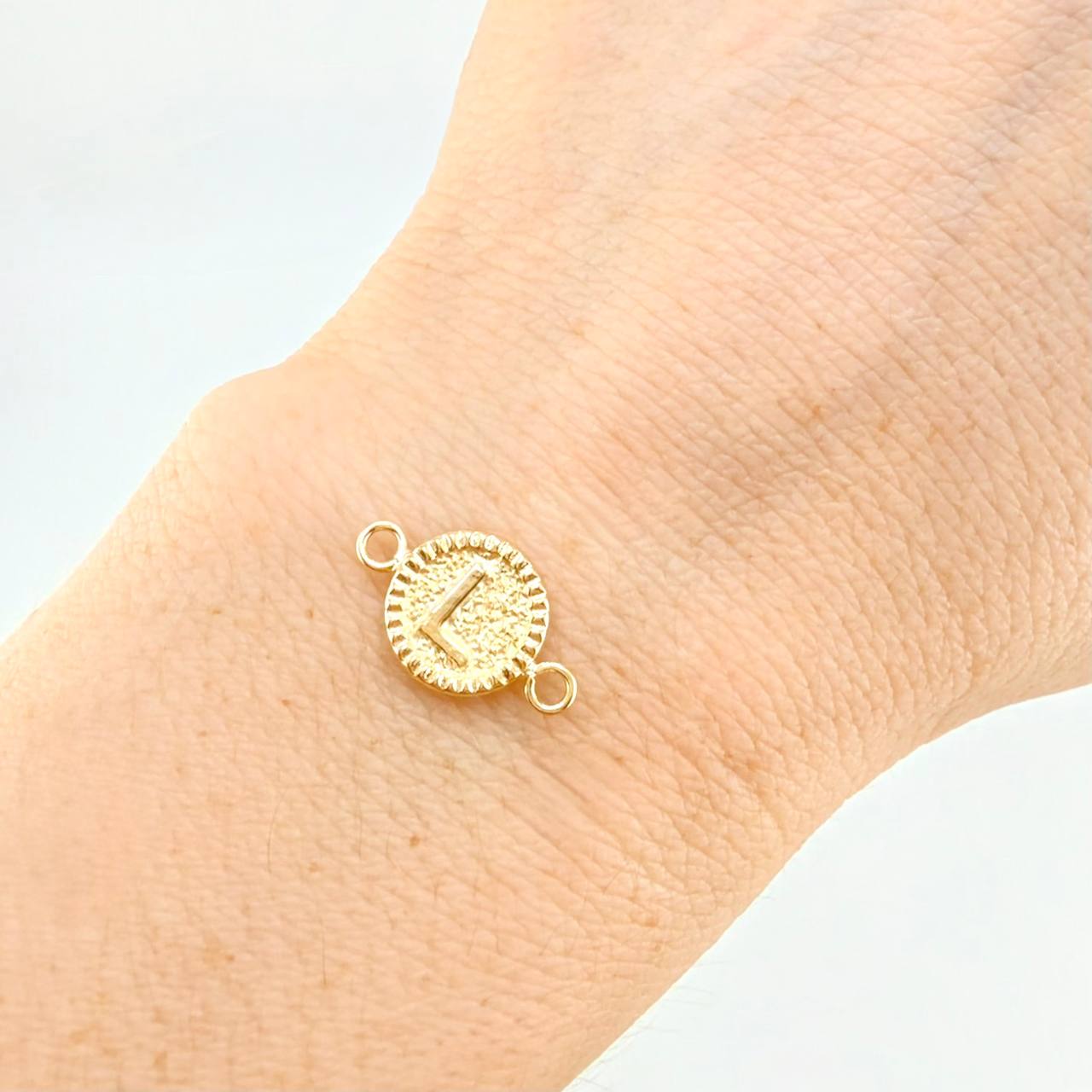Herraje Letra L Marco Bordeado 0.55g / 1.7cm Oro Amarillo 18K