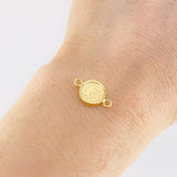 Herraje Letra E Marco Bordeado 0.55g / 1.7cm Oro Amarillo 18K