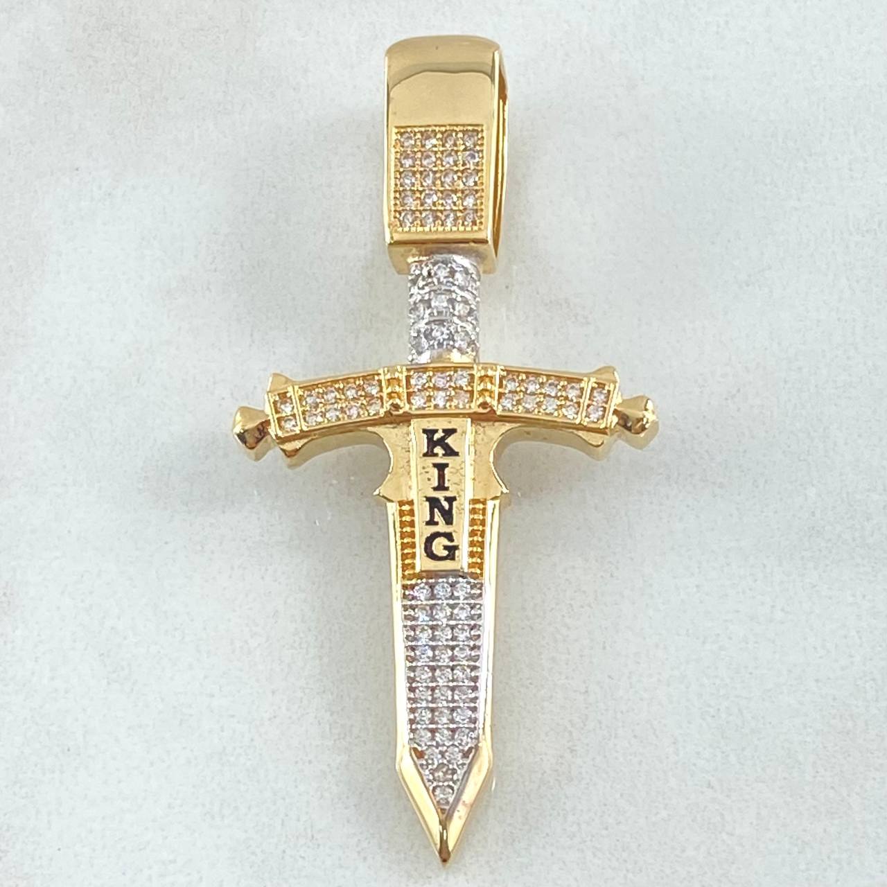 Dije Espada  6.8gr / 5cm-Oro 18K