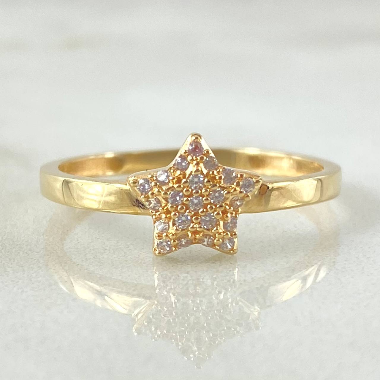 Anillo Estrella 1.8gr / T7 1/2 / Oro Amarillo 18K ©