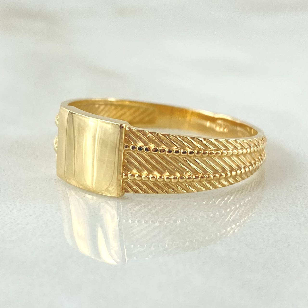 Anillo Cinturon Rayado 4.35gr / T11 / Oro Amarillo 18K