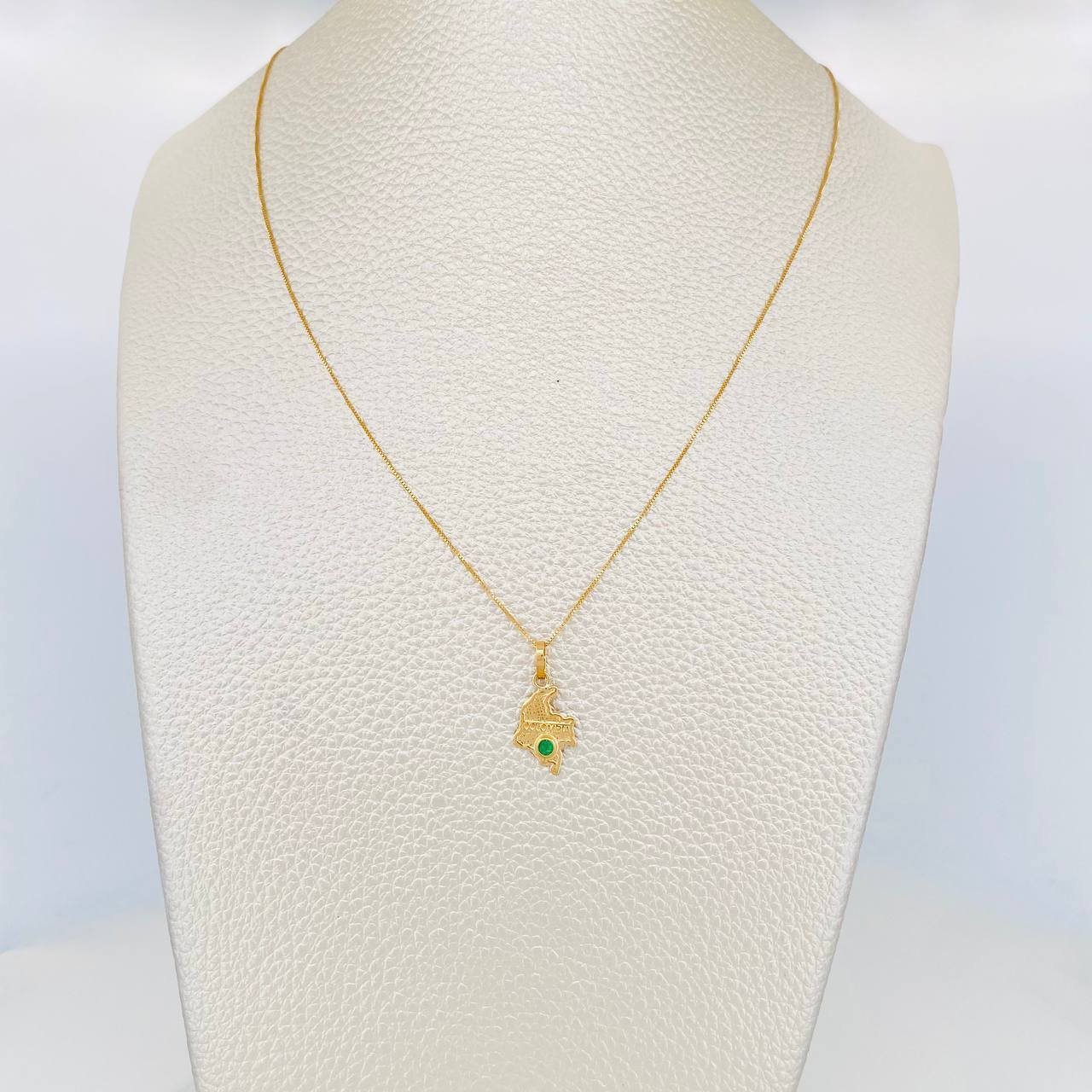 Set Cadena Veneciana + Dije Mapa Esmeralda 0.6Pts / 1.3 g / 50 cm Oro Amarillo 18K