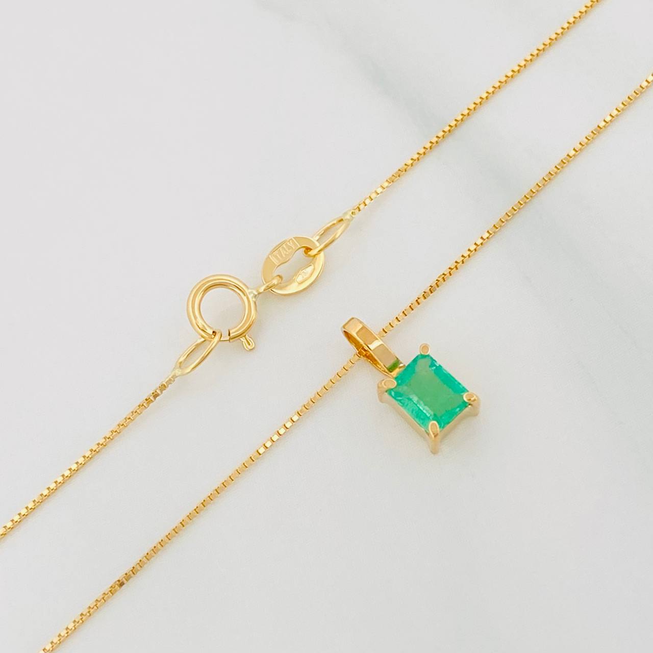 Set Cadena Veneciana + Dije Cuadrado Esmeralda 26Pts / 1.25 g / 45 cm Oro Amarillo 18K