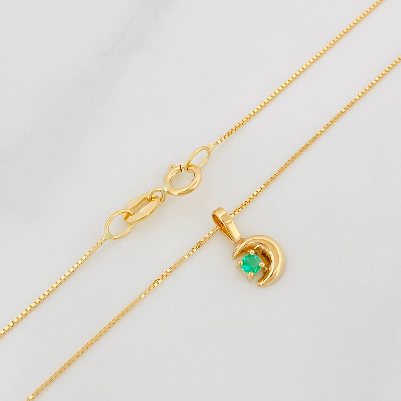 Set Cadena Veneciana + Dije Media Luna Esmeralda 03Pts / 1.25 g / 45 cm Oro Amarillo 18K