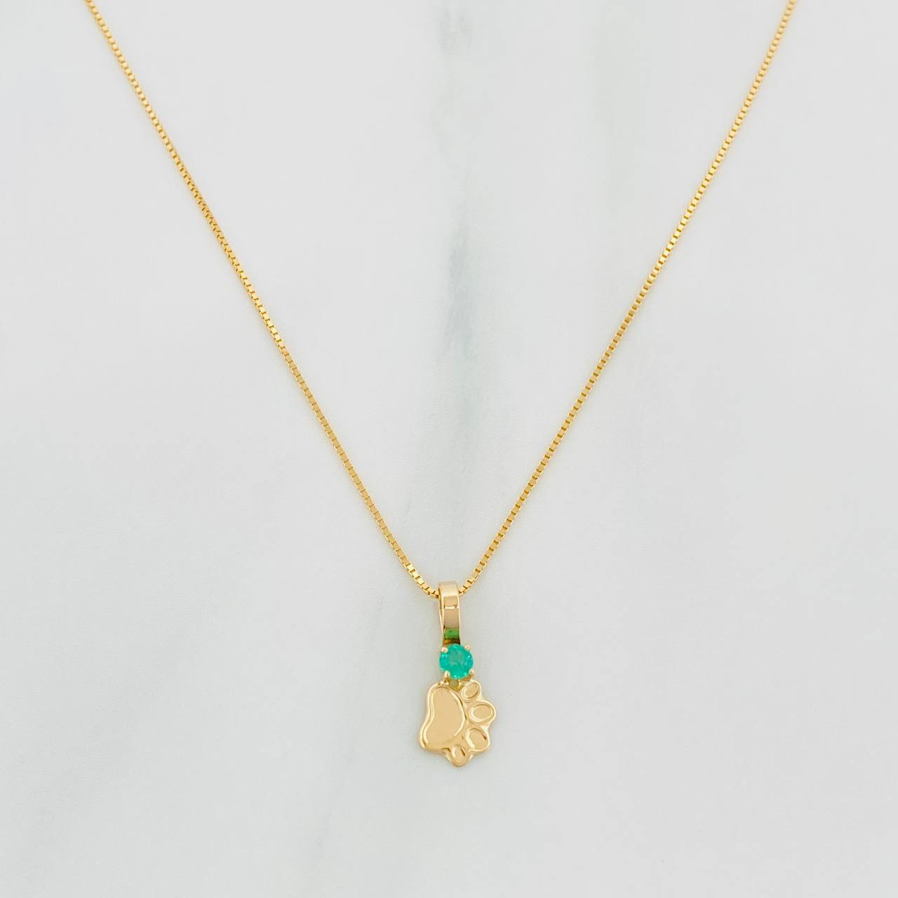 Set Cadena Veneciana + Dije Huella Esmeralda 03Pts / 1.15 g / 45 cm Oro Amarillo 18K