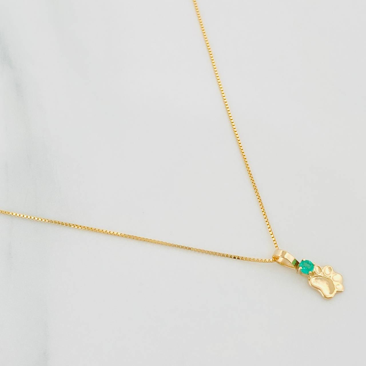 Set Cadena Veneciana + Dije Huella Esmeralda 06Pts / 1.25 g / 45 cm Oro Amarillo 18K
