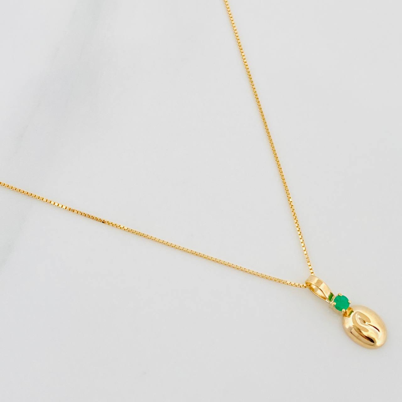 Set Cadena Veneciana + Dije Grano Cafe Esmeralda 03Pts / 1.25 g / 45 cm Oro Amarillo 18K