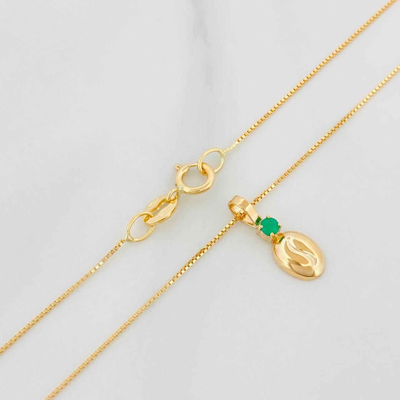 Set Cadena Veneciana + Dije Grano Cafe Esmeralda 03Pts / 1.25 g / 45 cm Oro Amarillo 18K