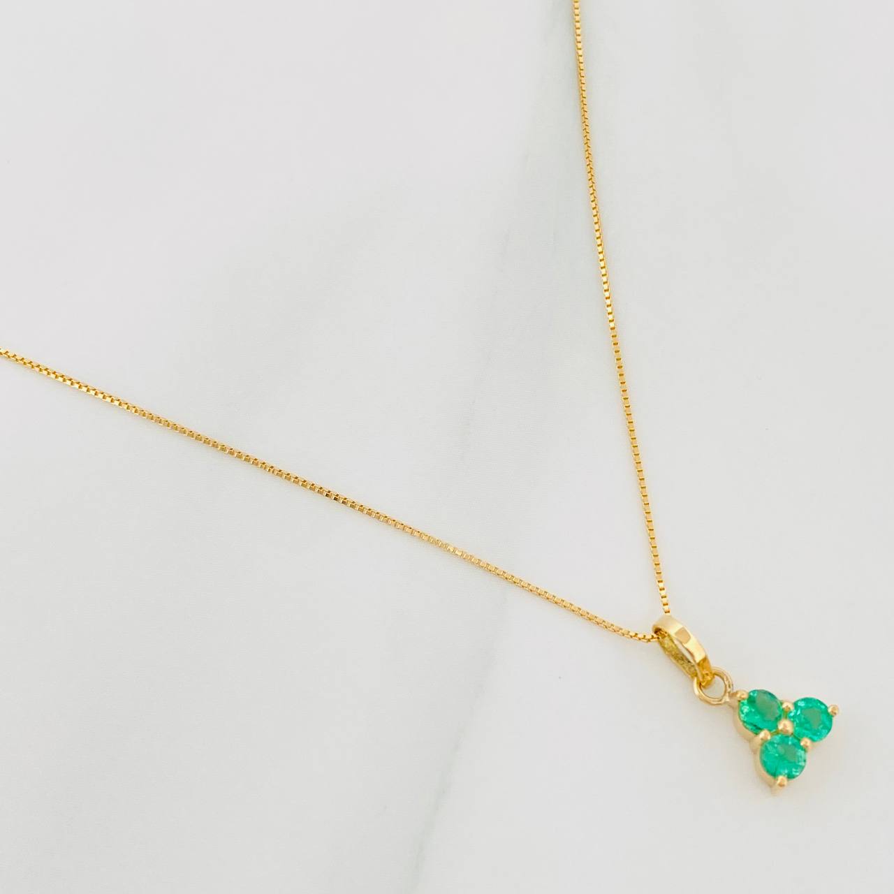 Set Cadena Veneciana + Dije Flor Esmeralda 18Pts / 1.35 g / 45 cm Oro Amarillo 18K