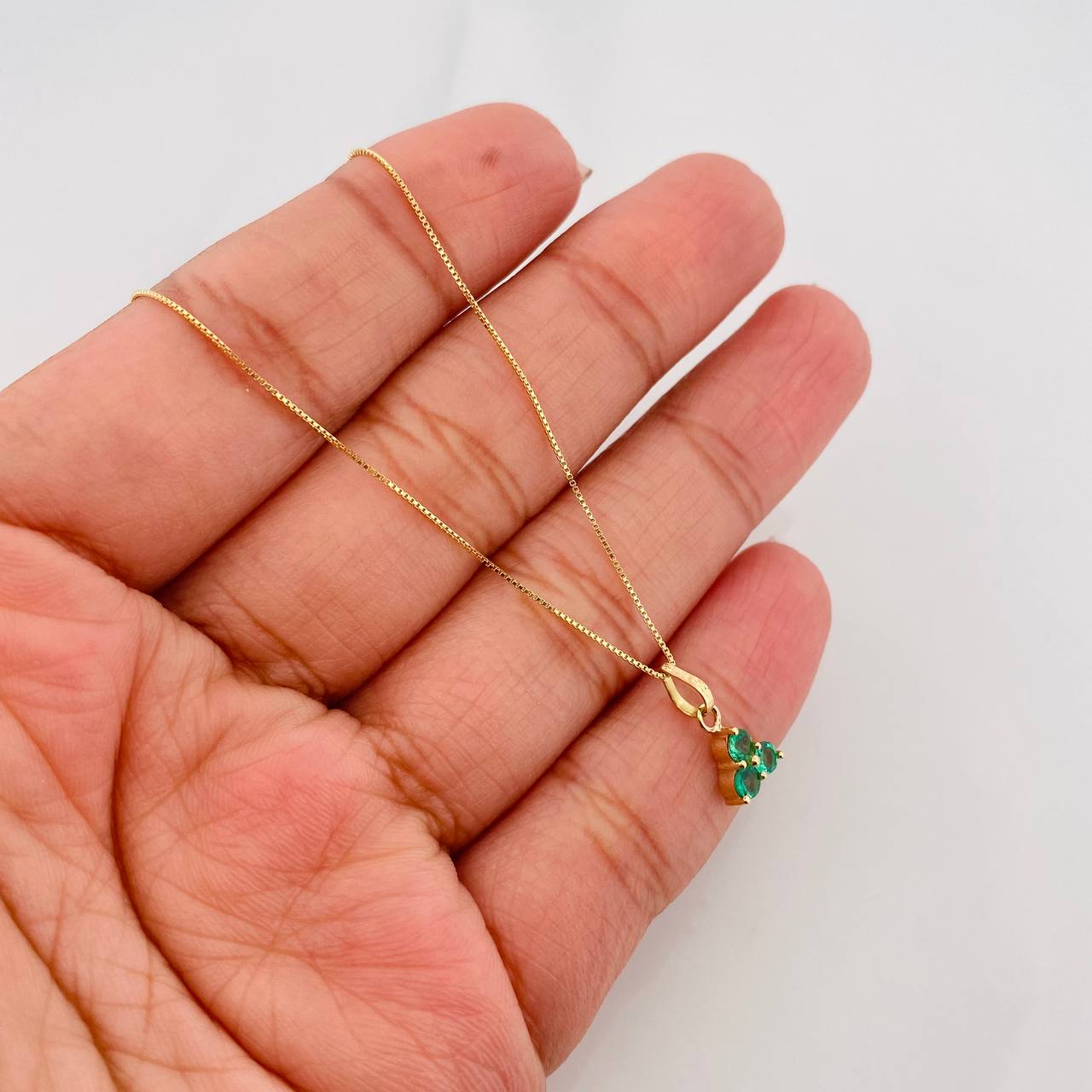 Set Cadena Veneciana + Dije Flor Esmeralda 18Pts / 1.35 g / 45 cm Oro Amarillo 18K