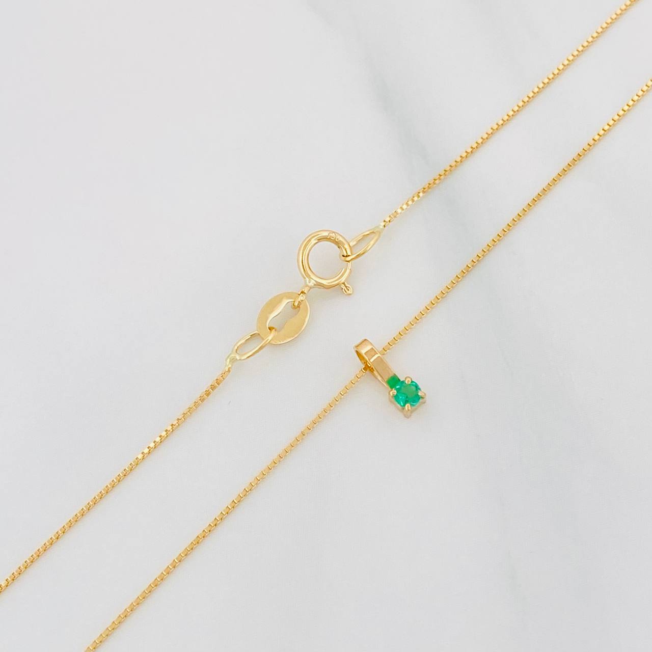 Set Cadena Veneciana + Dije Circulo Esmeralda 03Pts / 1.1 g / 45 cm Oro Amarillo 18K