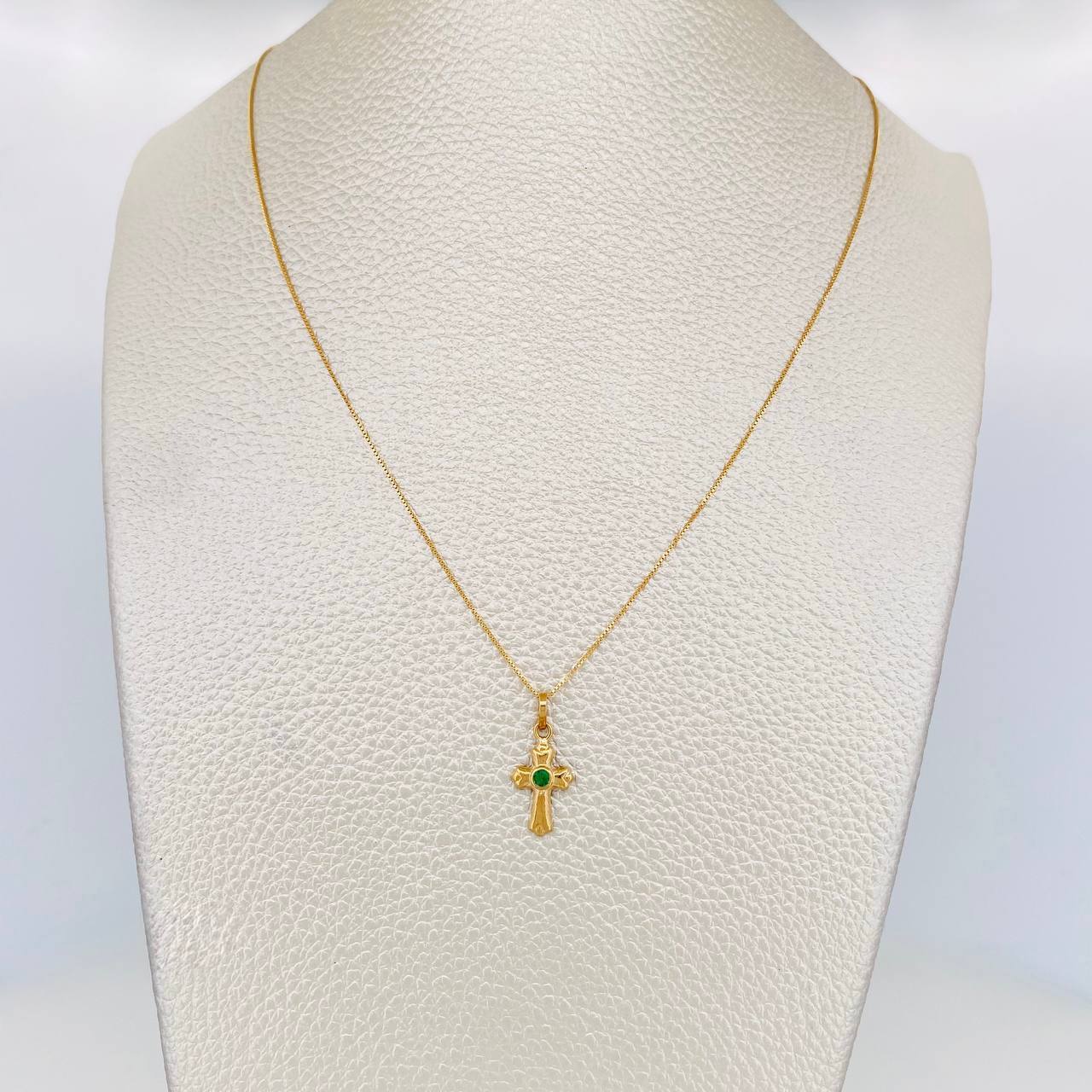 Set Cadena Veneciana + Dije Cruz Esmeralda 0.5Pts / 1.5 g / 50.5 cm Oro Amarillo 18K