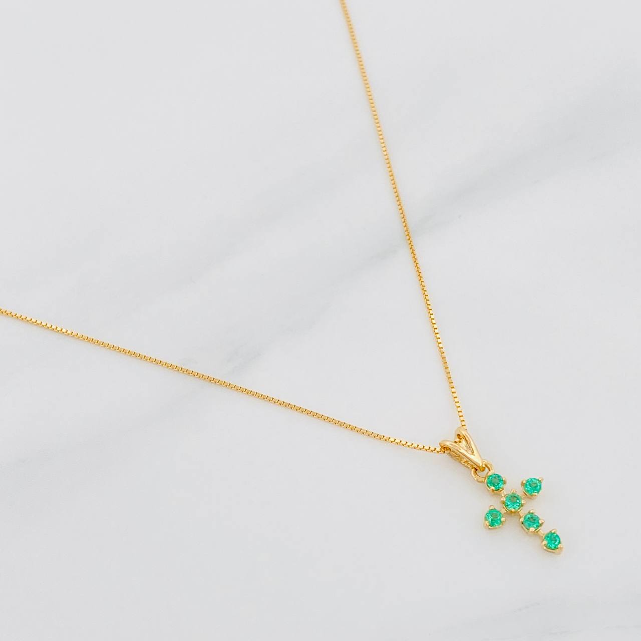 Set Cadena Veneciana + Dije Cruz Esmeralda 22Pts / 1.6 g / 45 cm Oro Amarillo 18K