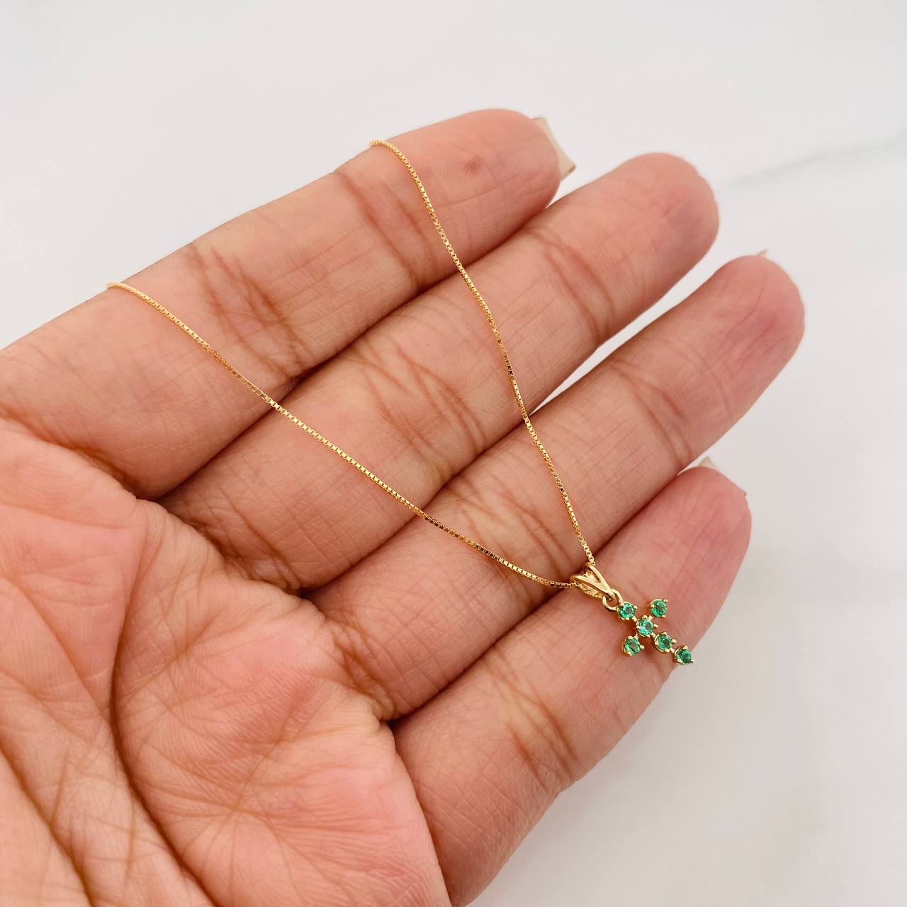 Set Cadena Veneciana + Dije Cruz Esmeralda 22Pts / 1.6 g / 45 cm Oro Amarillo 18K