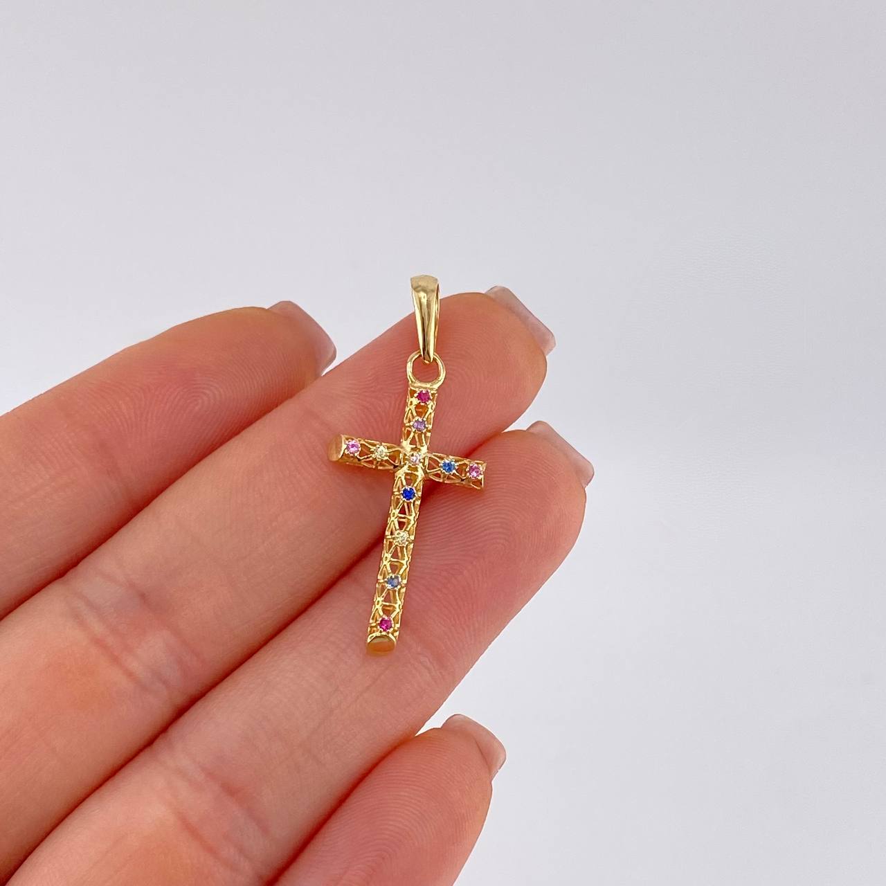 Dije Cruz Malla Latina 1.3 g / 3.2 cm Oro Amarillo 18K