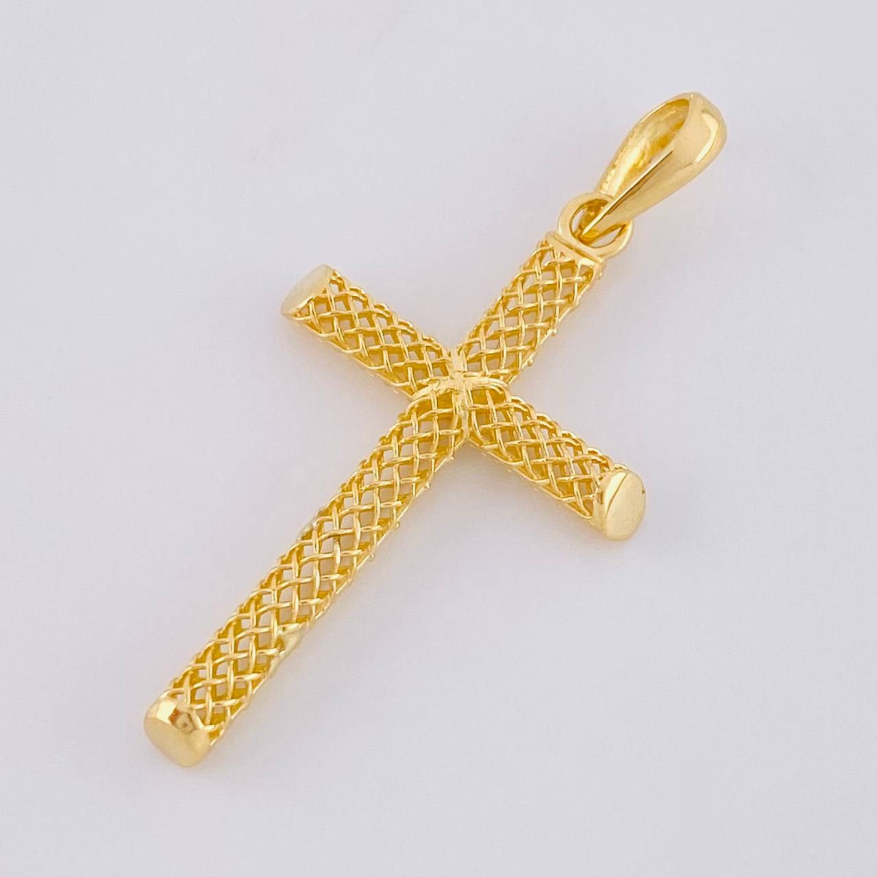 Dije Cruz Malla Latina 1.35 g / 3.5 cm Oro Amarillo 18K