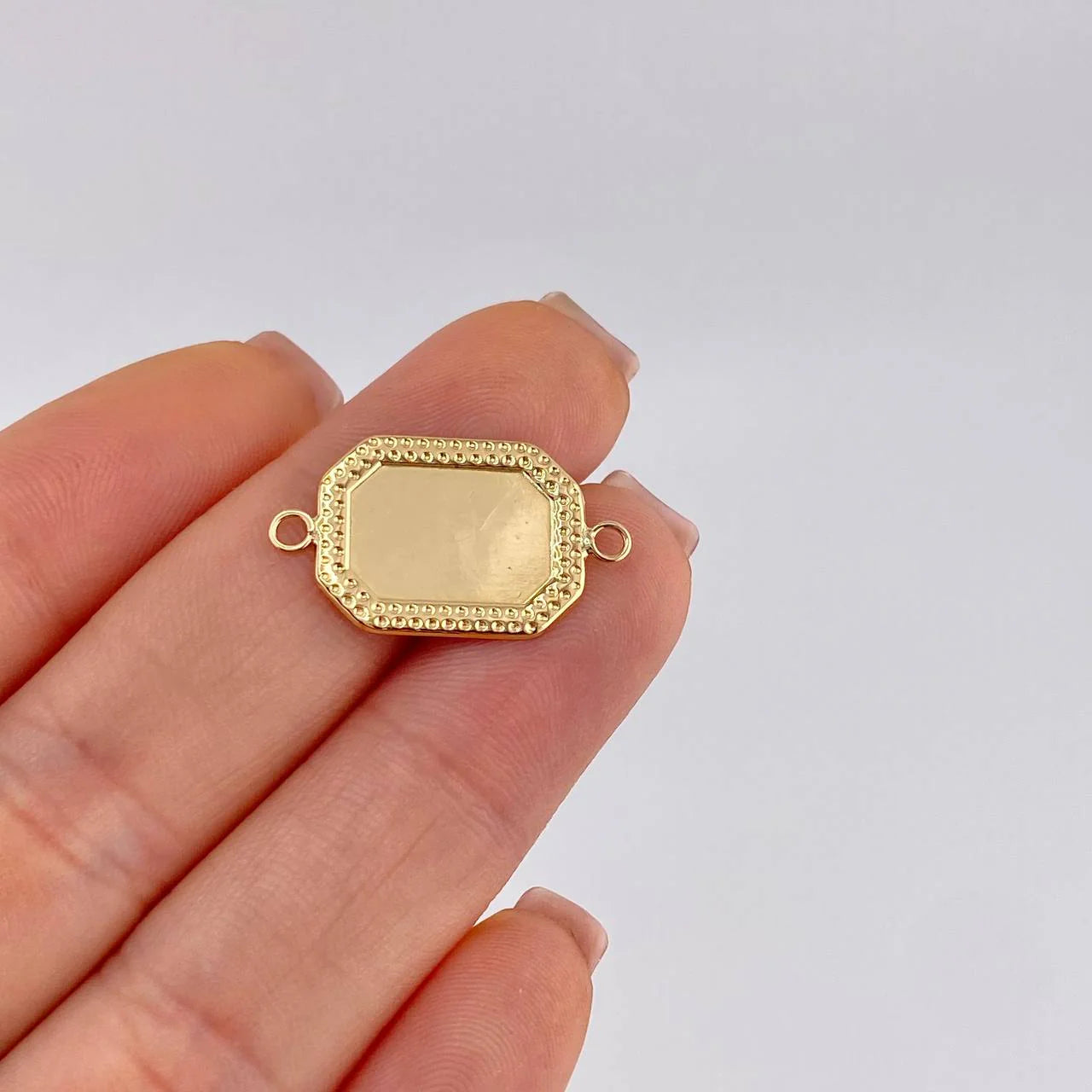 Herraje Placa Marco Bordeado 0.7 g / 2.2 cm Oro Amarillo 18K