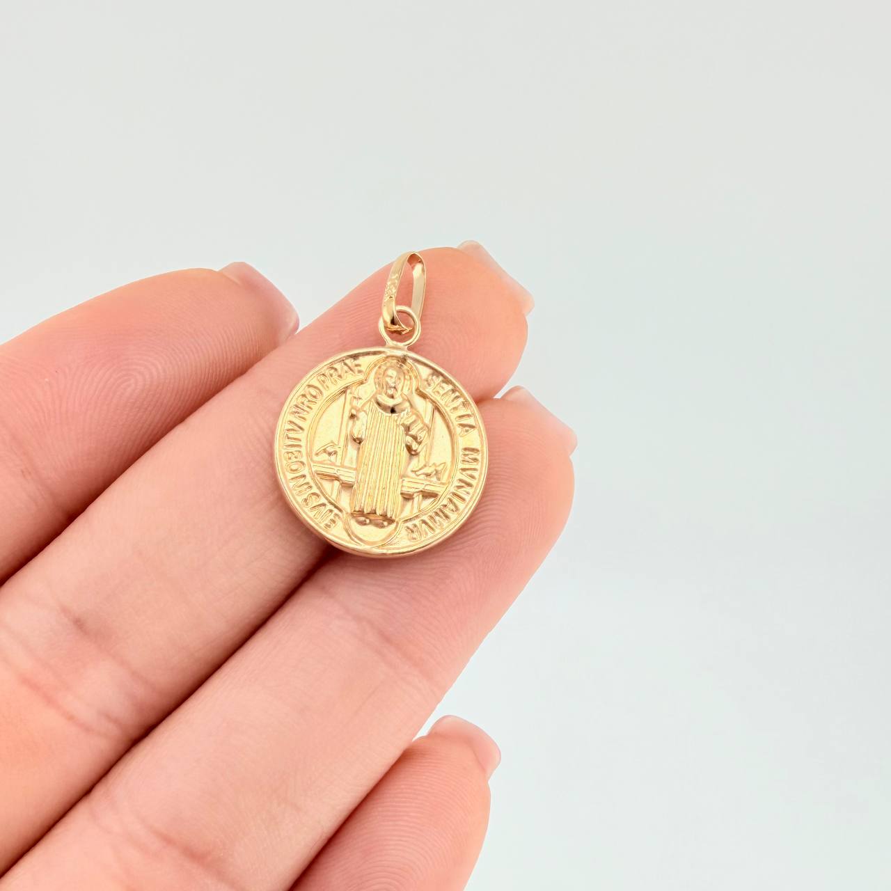 Dije San Benito 0.95 g / 2.2 cm Oro Amarillo 18K