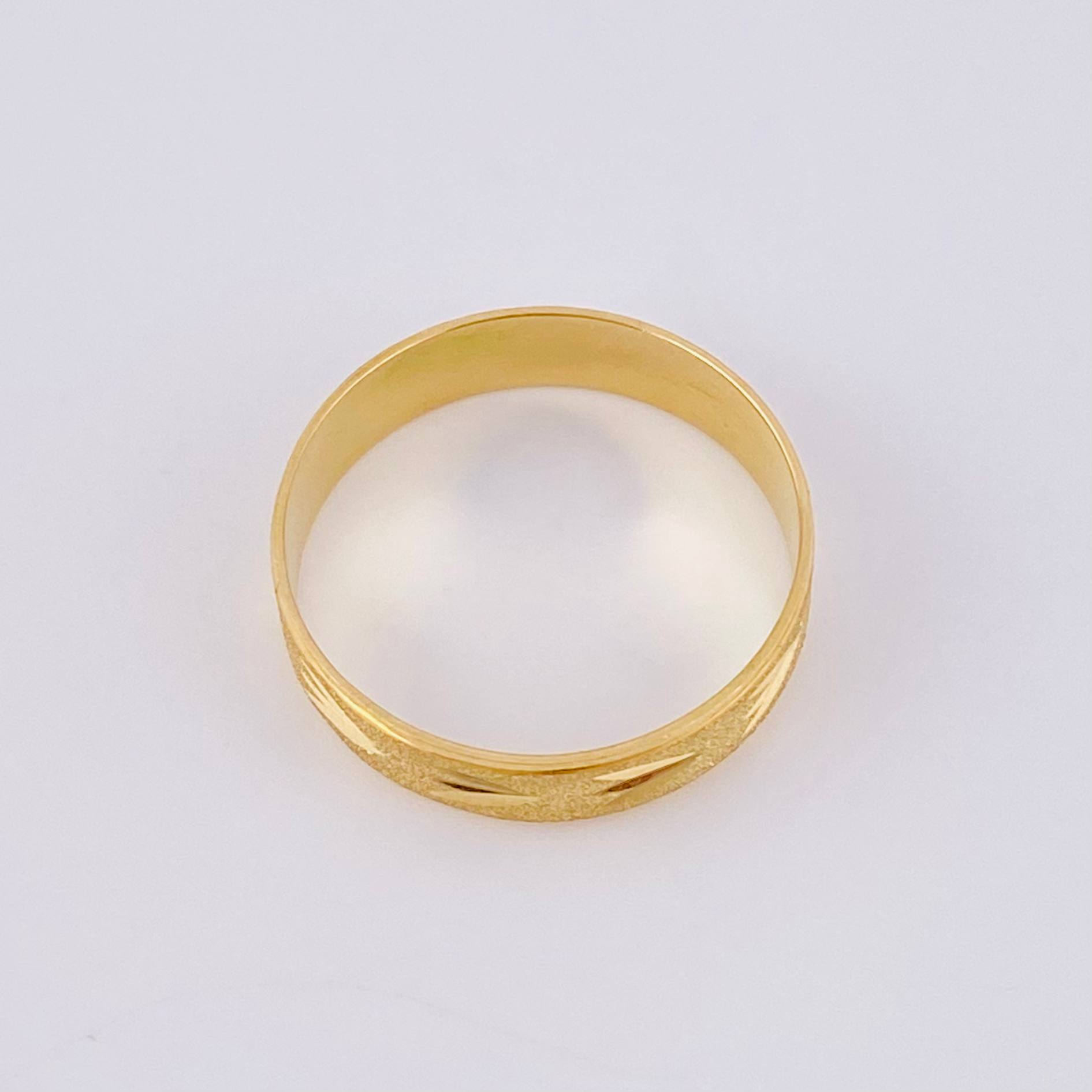 Anillo Argolla Junco Diamantada Mate 2.6 g / T6 3/4 Oro Amarillo 18K