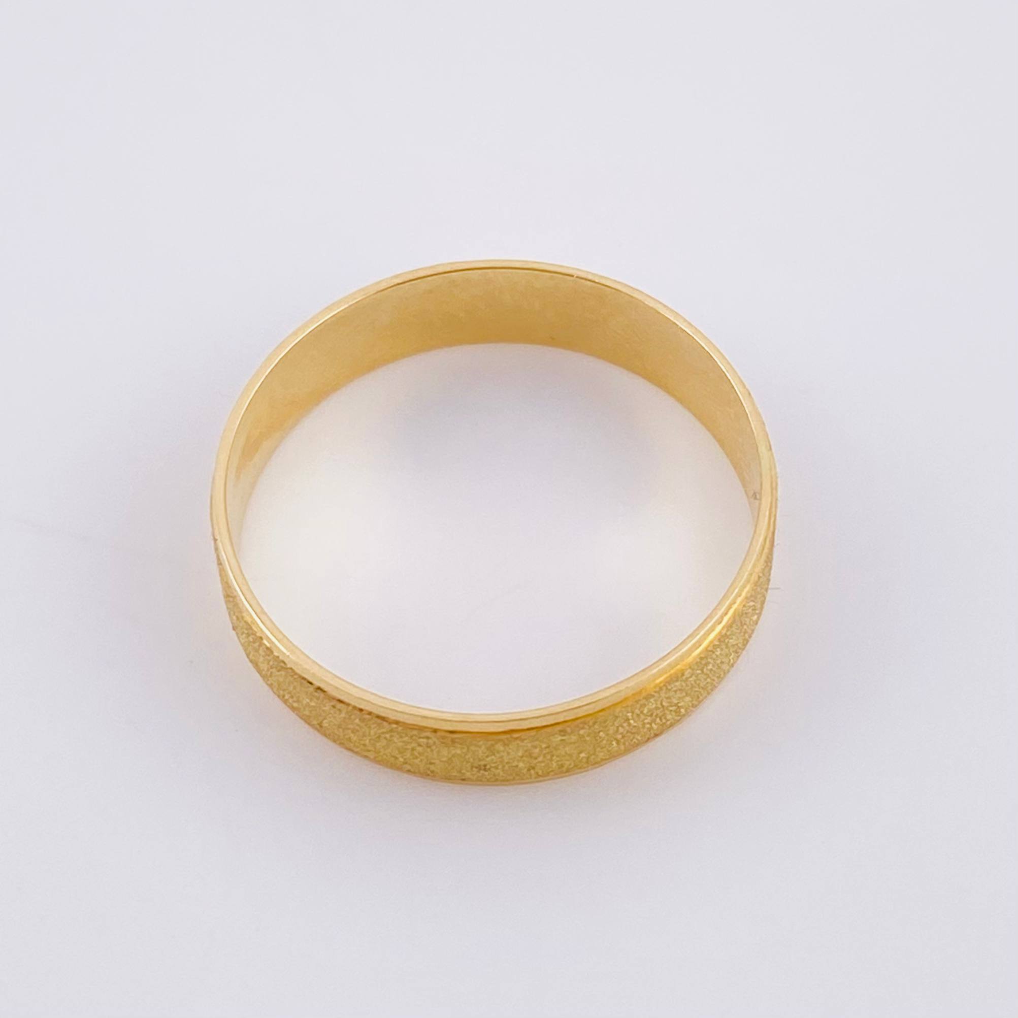 Anillo Argolla Diamantada Carril Mate 3 g / T10 1/4 Oro Amarillo 18K
