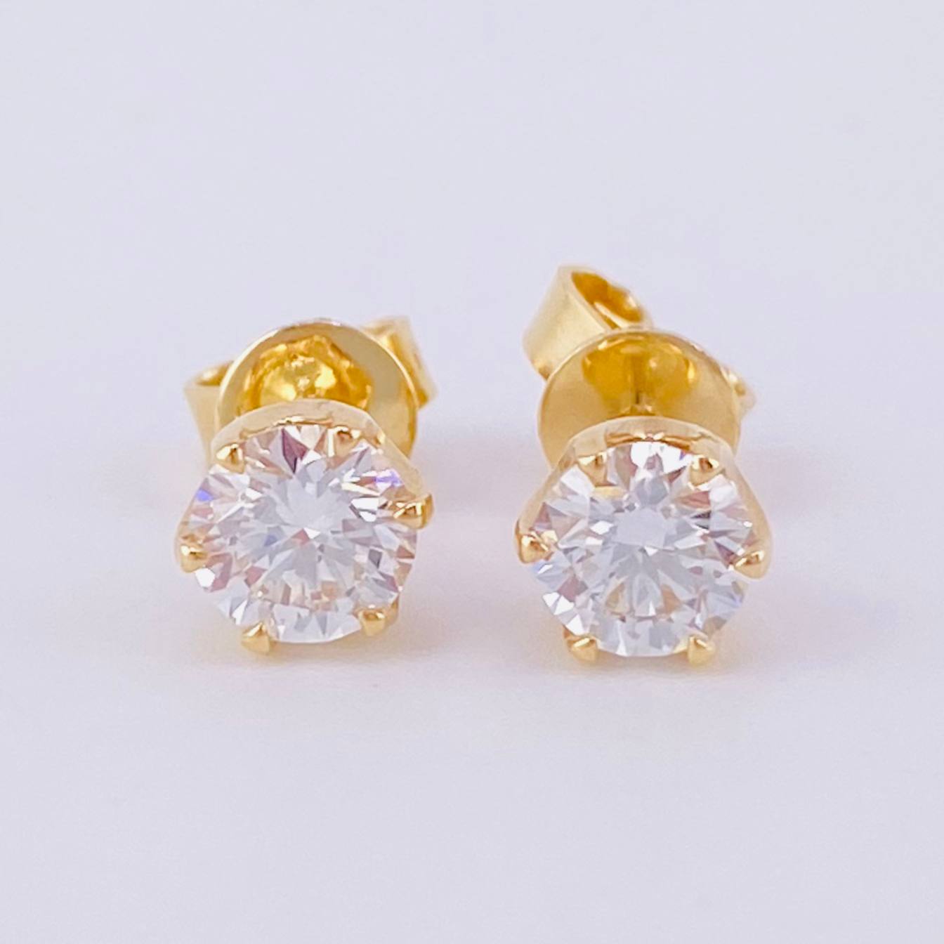 Topos Seis Garras Diamantes 1,3 Qts 2.05 g / 5.1 mm Oro Amarillo 18K