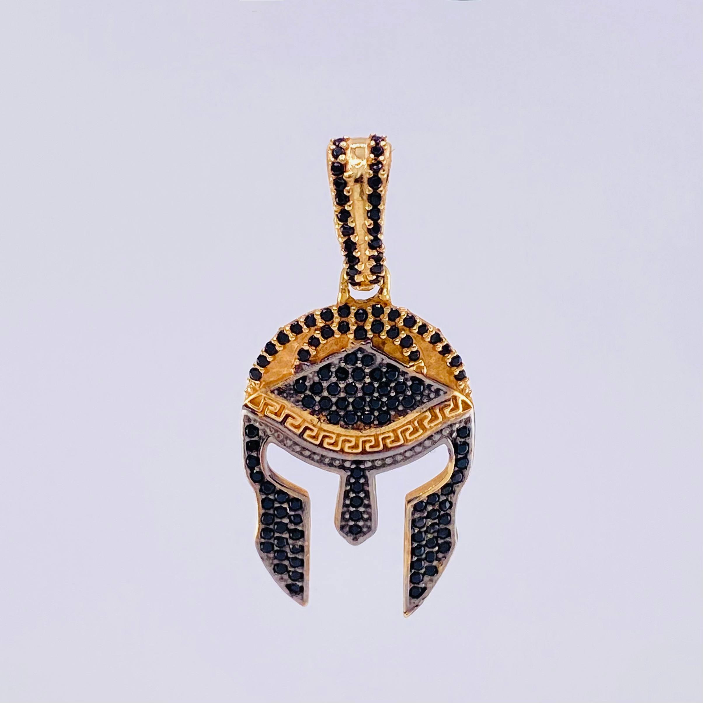 Dije Casco Trival 4.7gr / 3.7cm / Circones Negros Oro Rosa