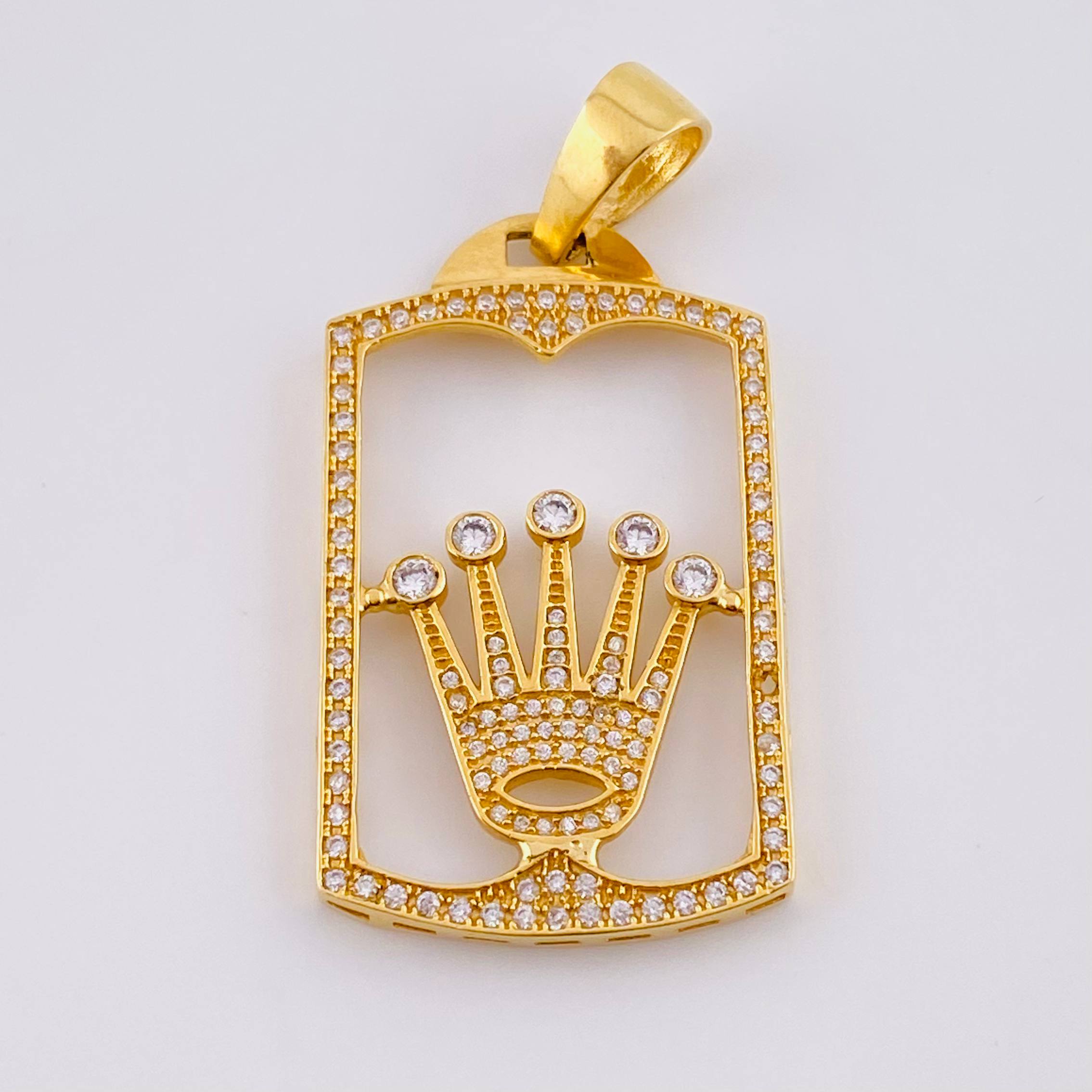 Dije Placa Silueta Corona 9.6gr / 5.4cm / Circones Blancos Oro Amarillo