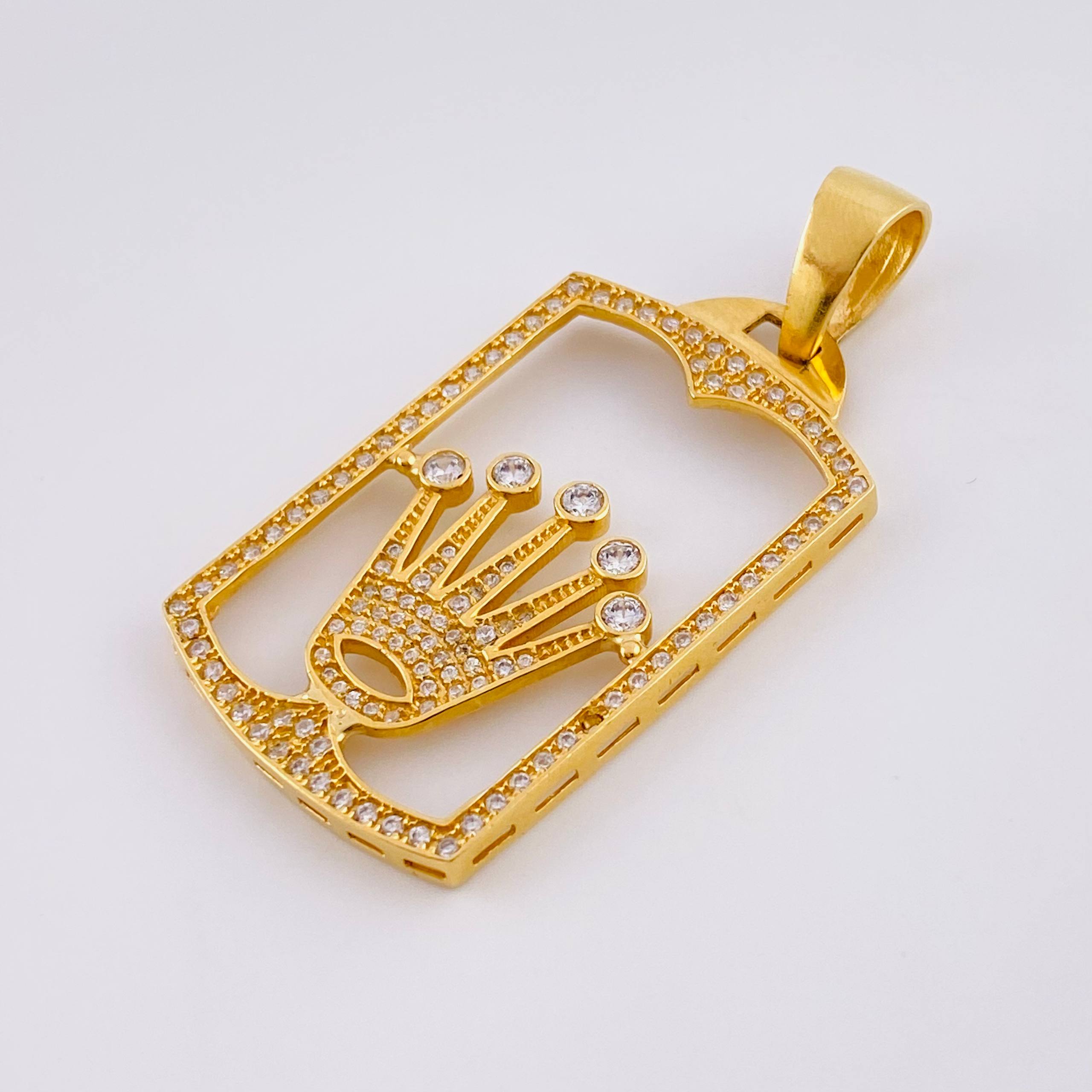 Dije Placa Silueta Corona 9.6gr / 5.4cm / Circones Blancos Oro Amarillo