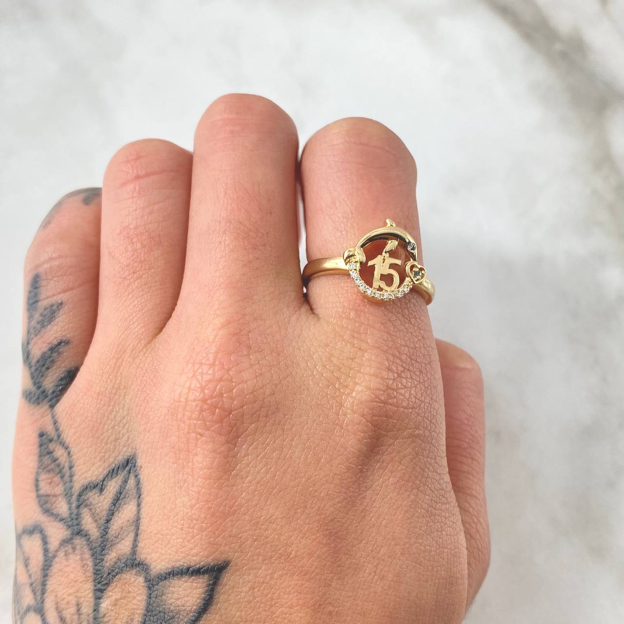 Anillo Arco Delfin Quinces 2.35gr / T7 1/2 / Oro Amarillo 18K