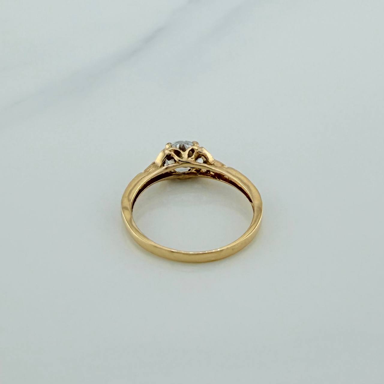 Anillo Solitario Churumbela 1.8gr / T5 3/4 / Dos Oros Amarillo Blanco 18K %