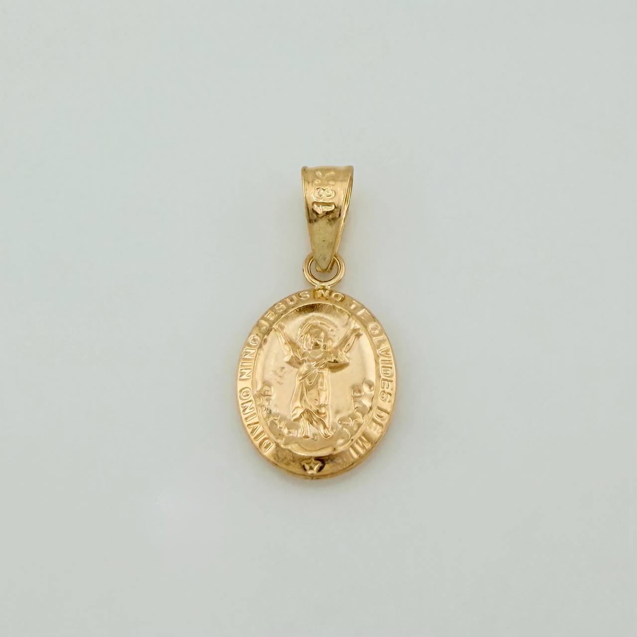 Dije Divino Niño 0.75gr / 2.2cm / Oro Amarillo 18K %