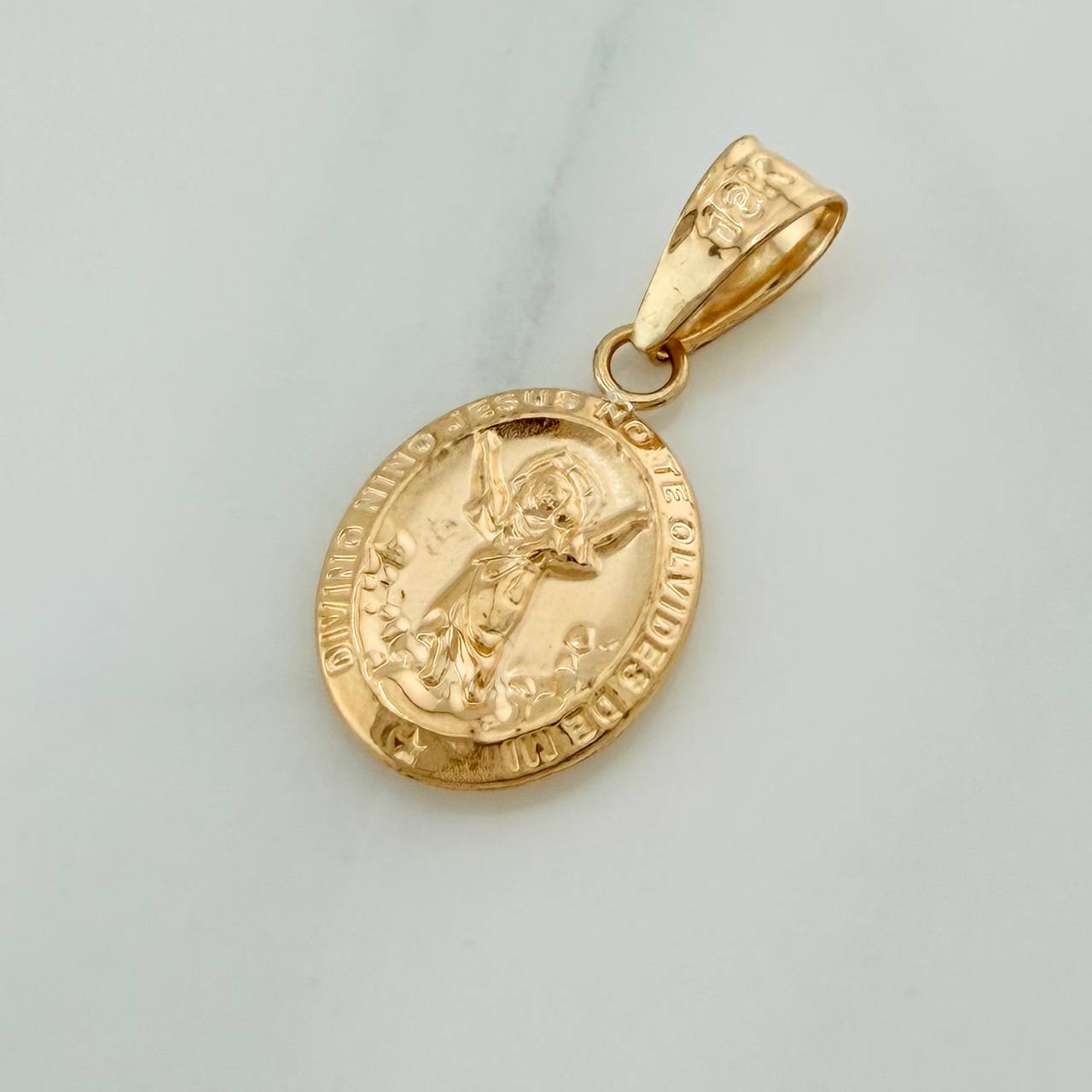Dije Divino Niño 0.75gr / 2.2cm / Oro Amarillo 18K %