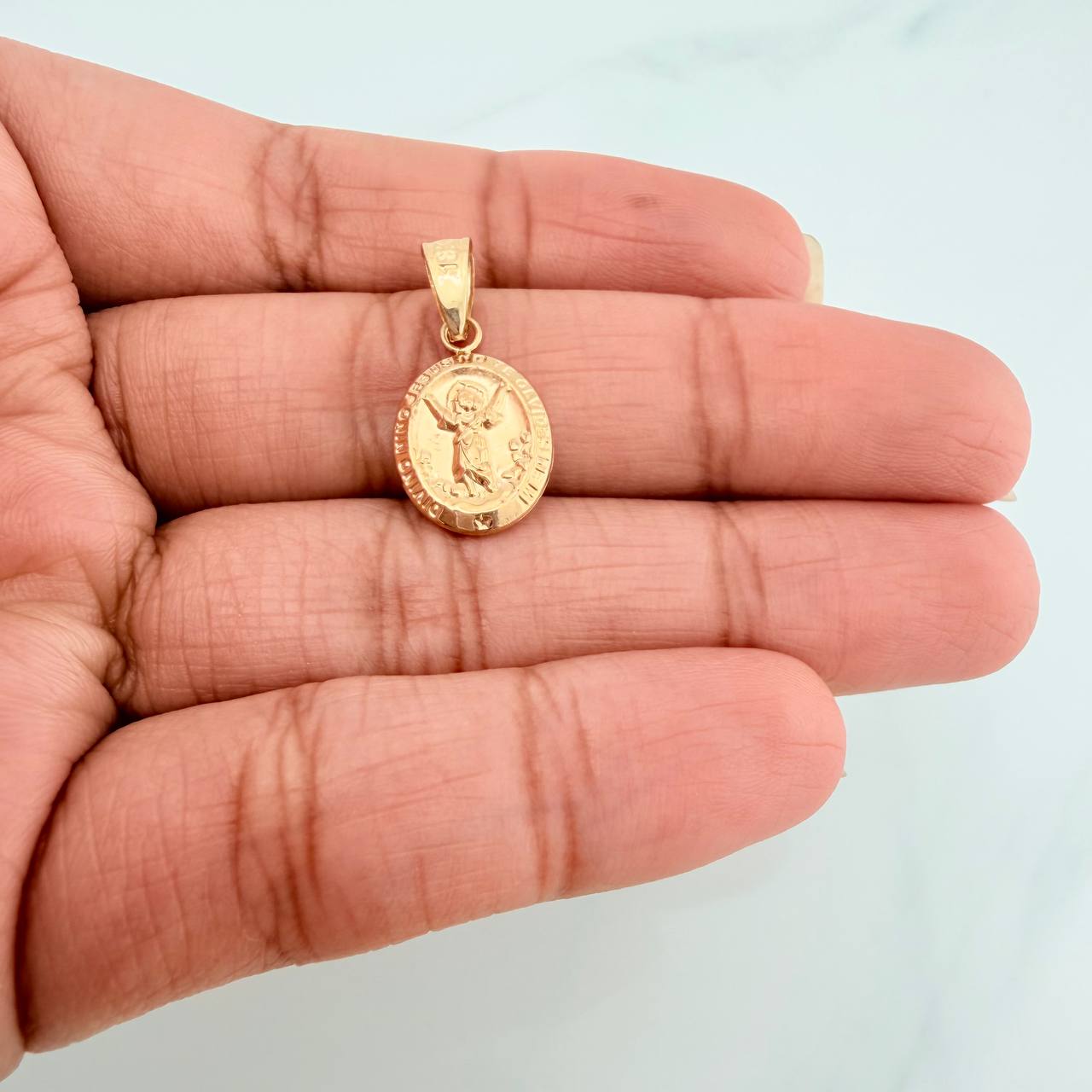 Dije Divino Niño 0.75gr / 2.2cm / Oro Amarillo 18K %
