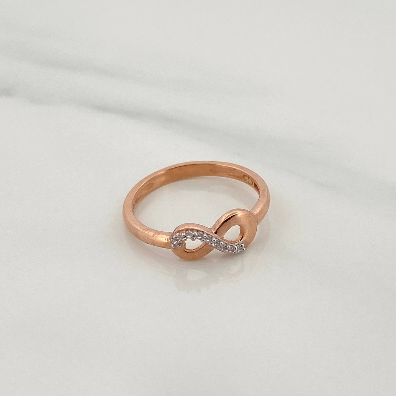 Anillo Infinito 1.9gr / T6 1/4 / Dos Oros 18K %