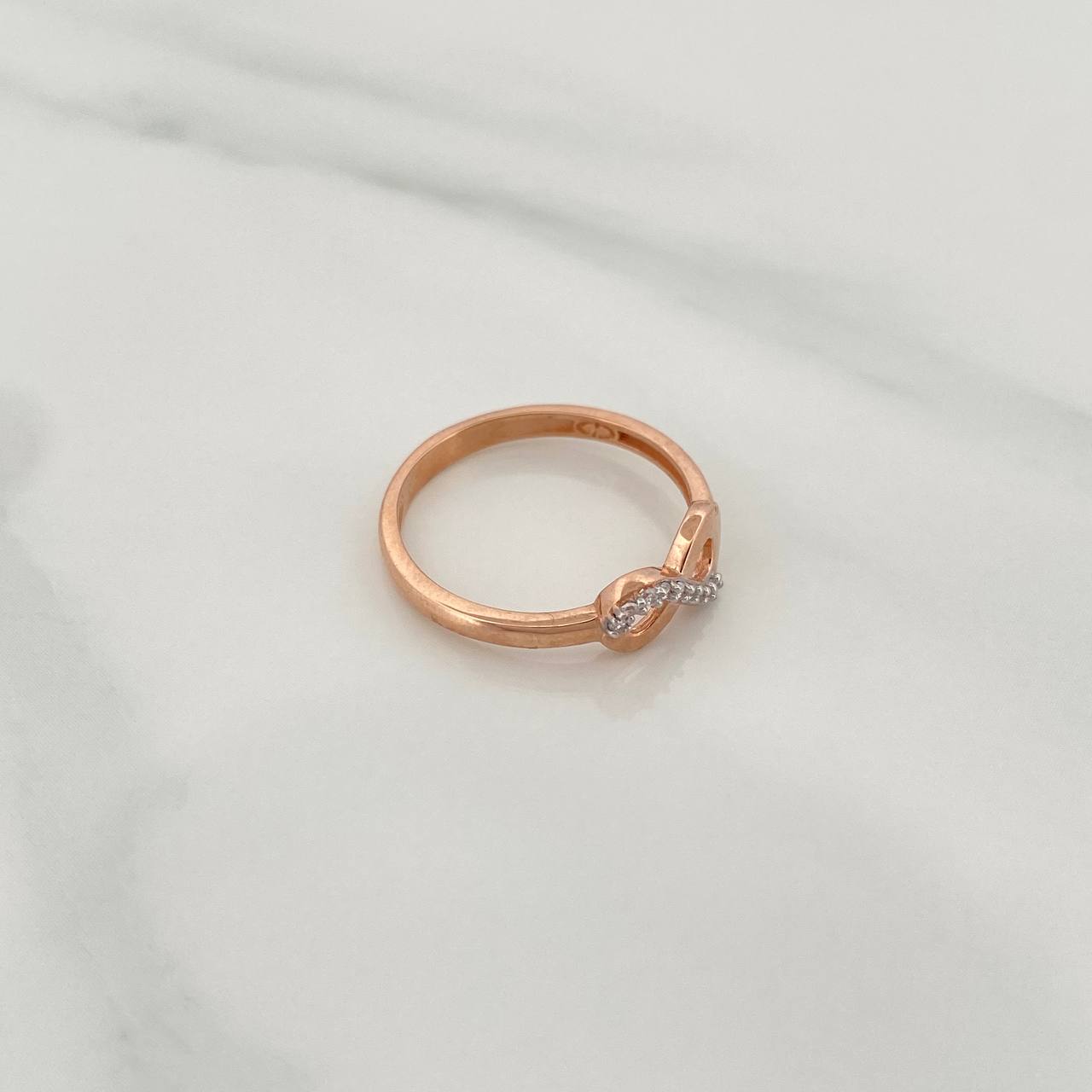 Anillo Infinito 1.9gr / T6 1/4 / Dos Oros 18K %