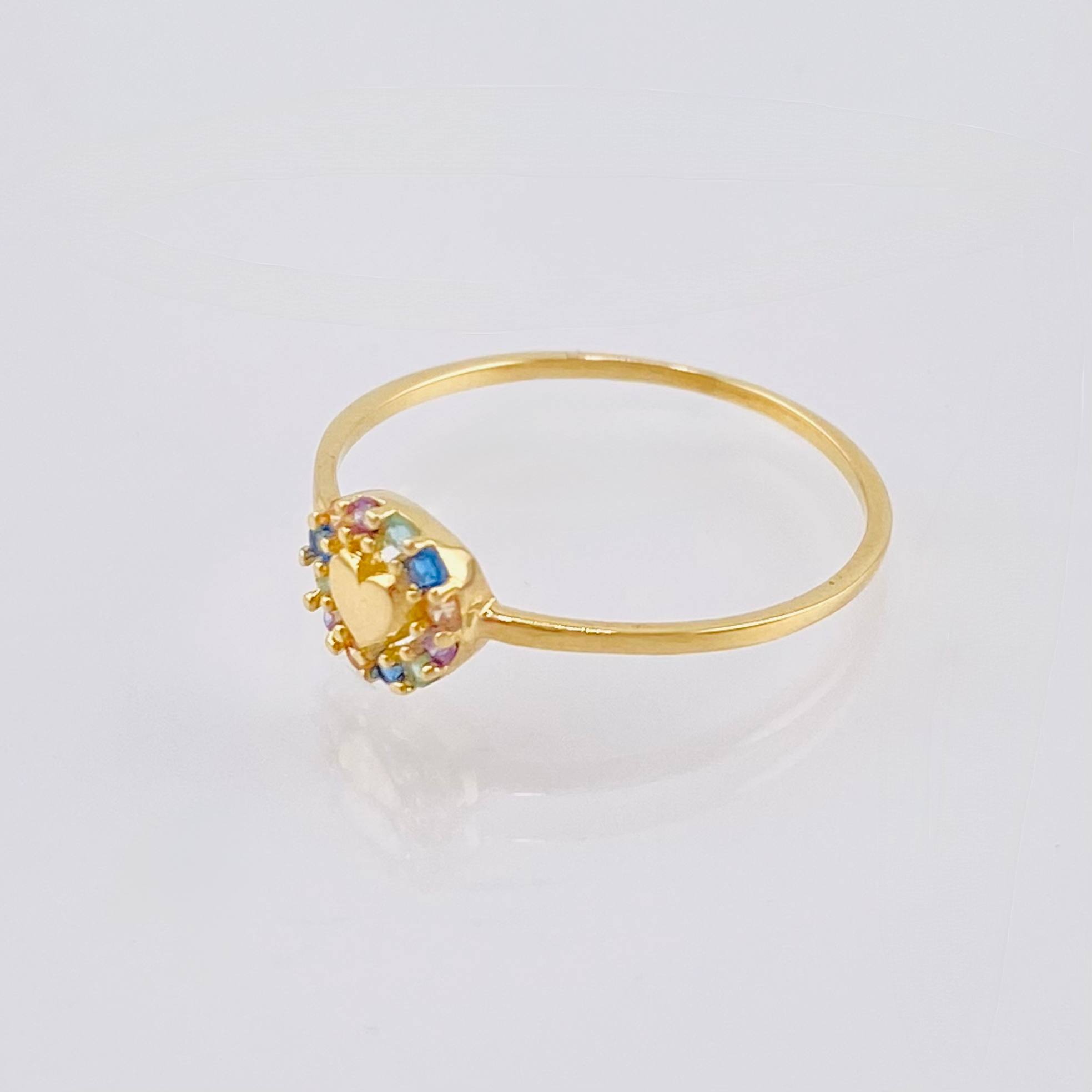 Anillo Circulo Corazón 1.05 g / T7 Oro Amarillo 18K