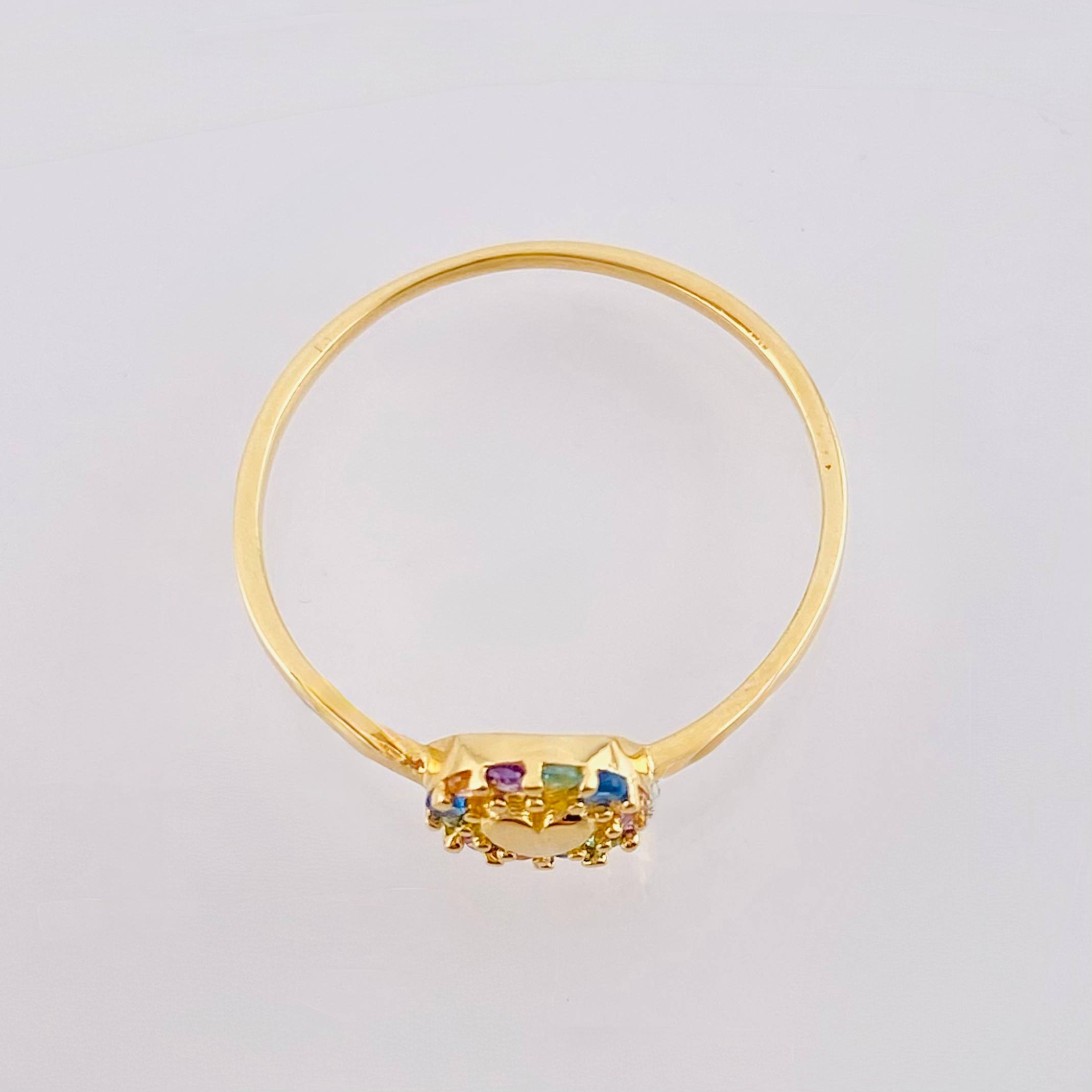 Anillo Circulo Corazón 1.05 g / T7 Oro Amarillo 18K