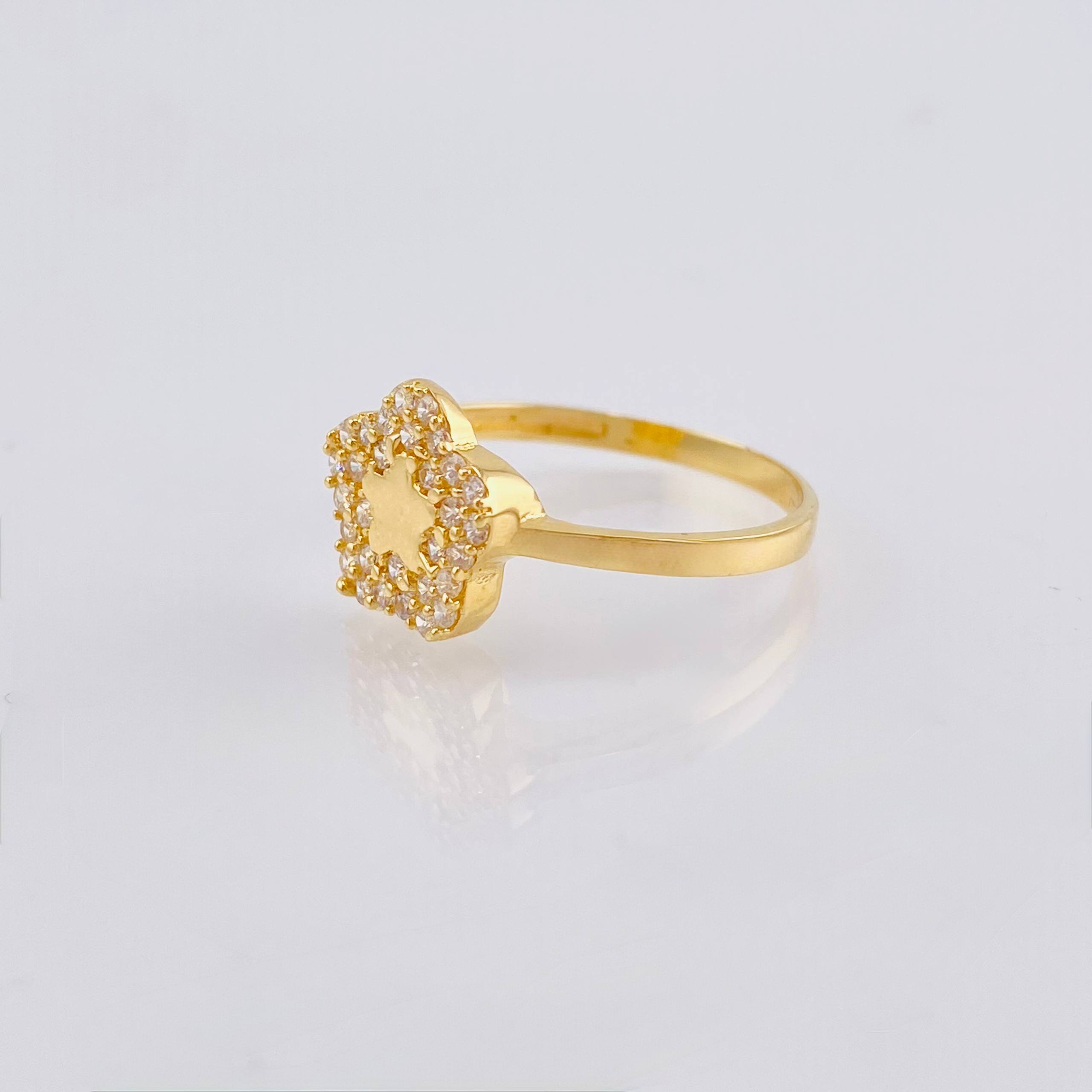 Anillo Estrella En Flor 2.1 g / T8 Oro Amarillo 18K