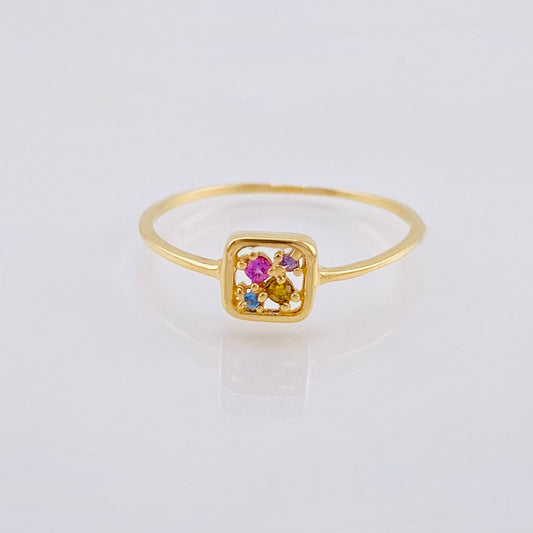 Anillo Recuadro Triqui 0.9 g / T4 1/2 Oro Amarillo 18K