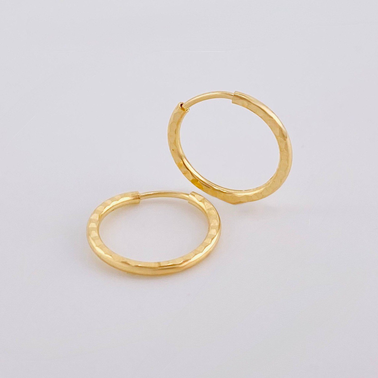 Candongas Aro Diamantado 0.6gr / 1.4cm / Oro Amarillo 18K