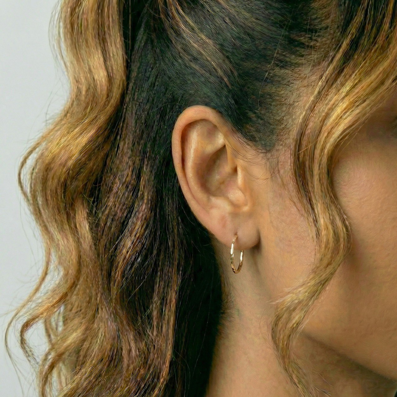 Candongas Aro Diamantado 0.75gr / 1.6cm / Oro Amarillo 18K *