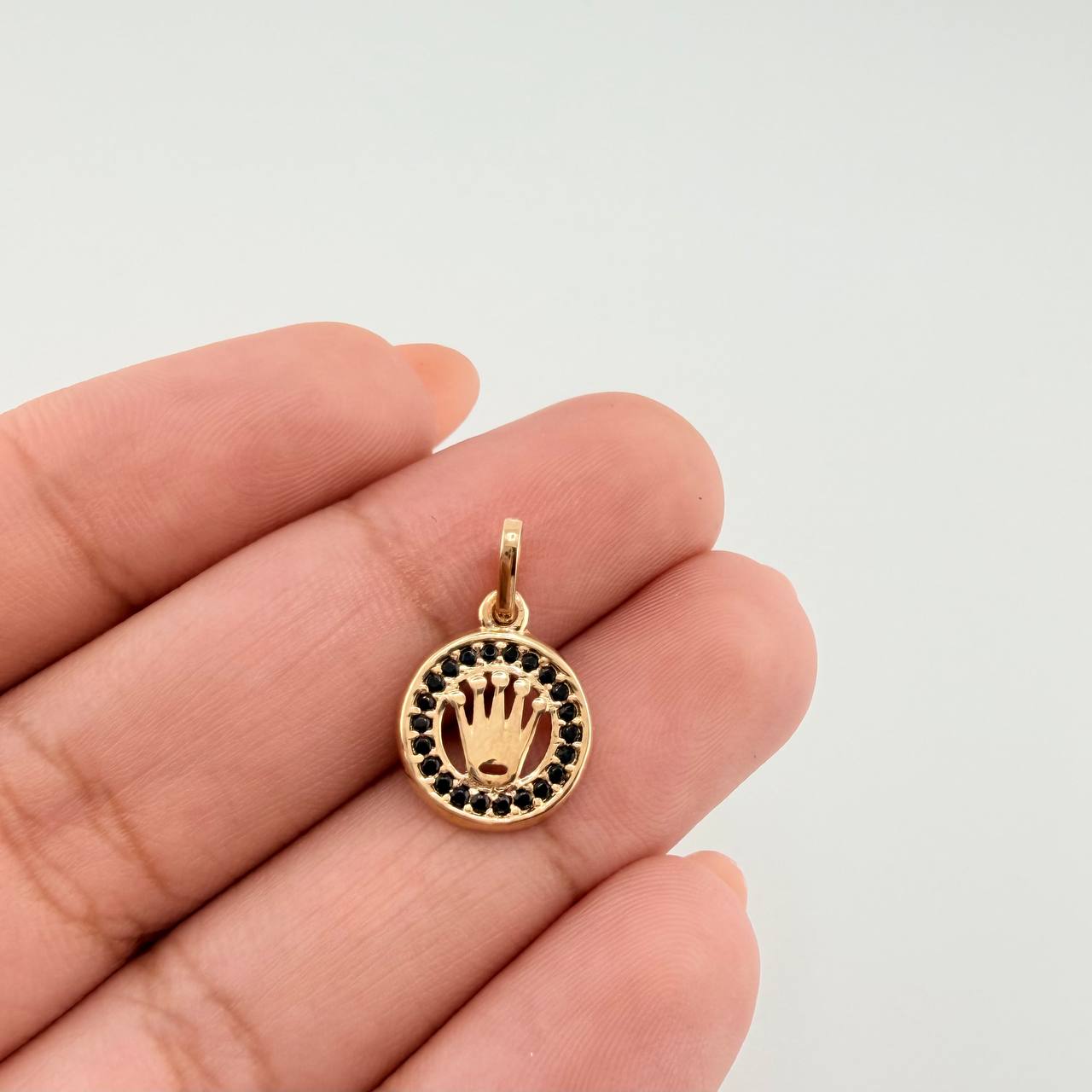 Dije Medalla Corona 1.05gr / 1.7cm / Oro Amarillo 18K