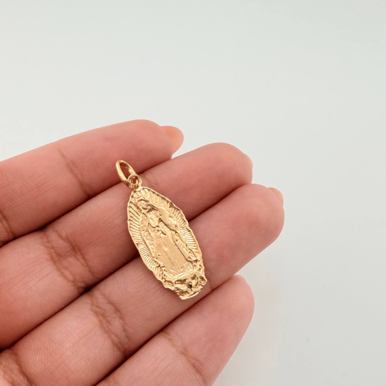 Dije Virgen Guadalupe 2.2gr / 3.2cm / Oro Amarillo 18K