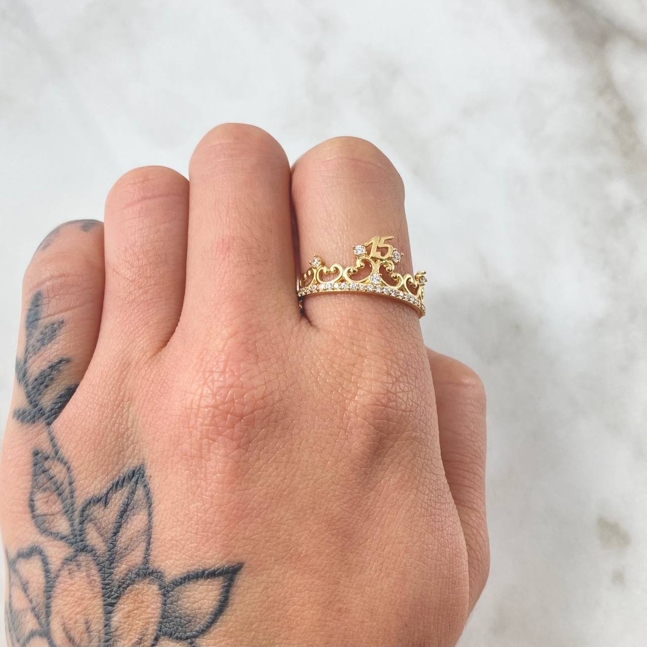 Anillo Corona Corazones Quinces 1.95gr / T8 3/4 / Oro Amarillo 18K *